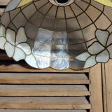 Mother-of-pearl suspension