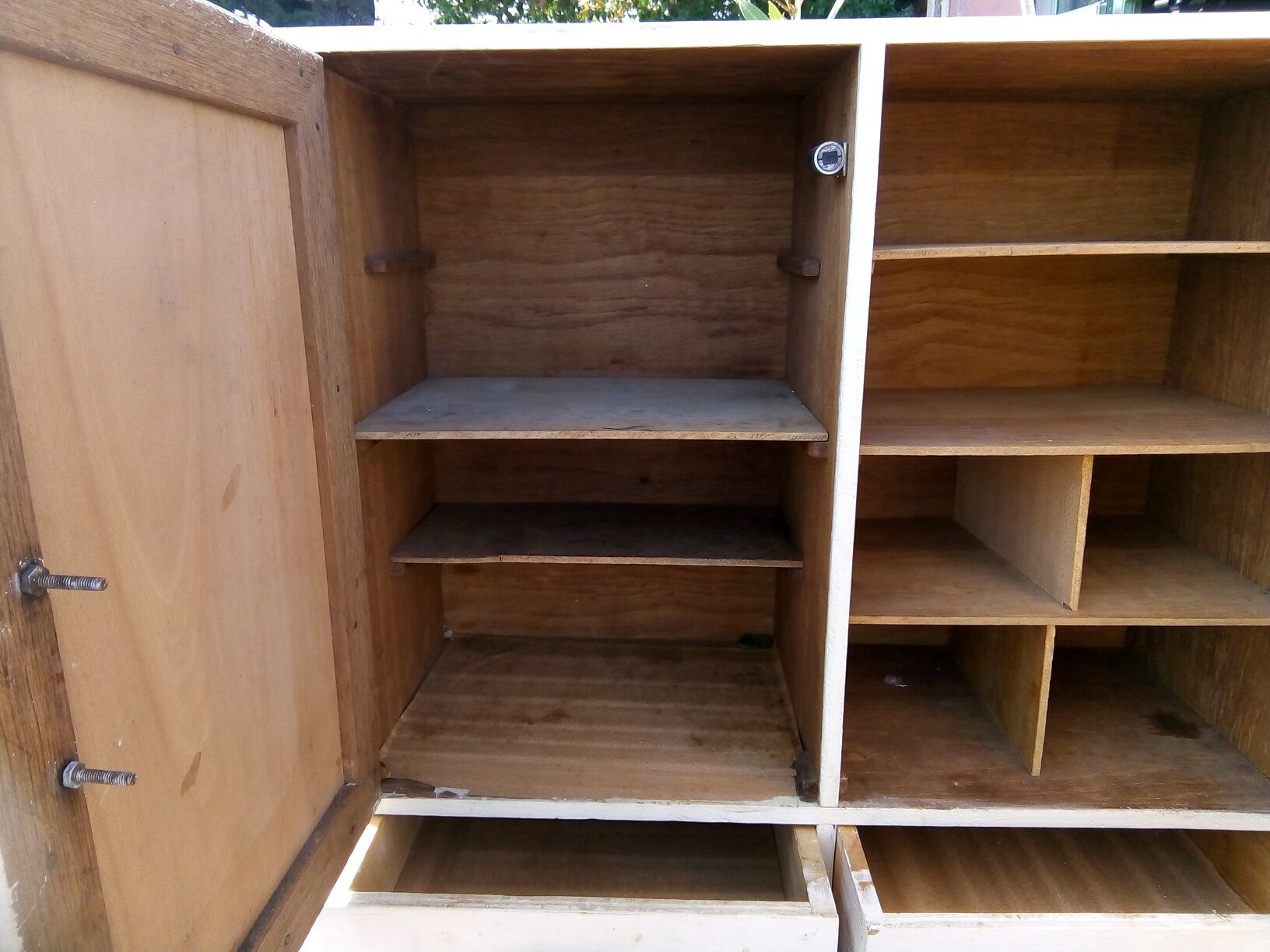 Toilet medicine cabinet 3 doors to hang