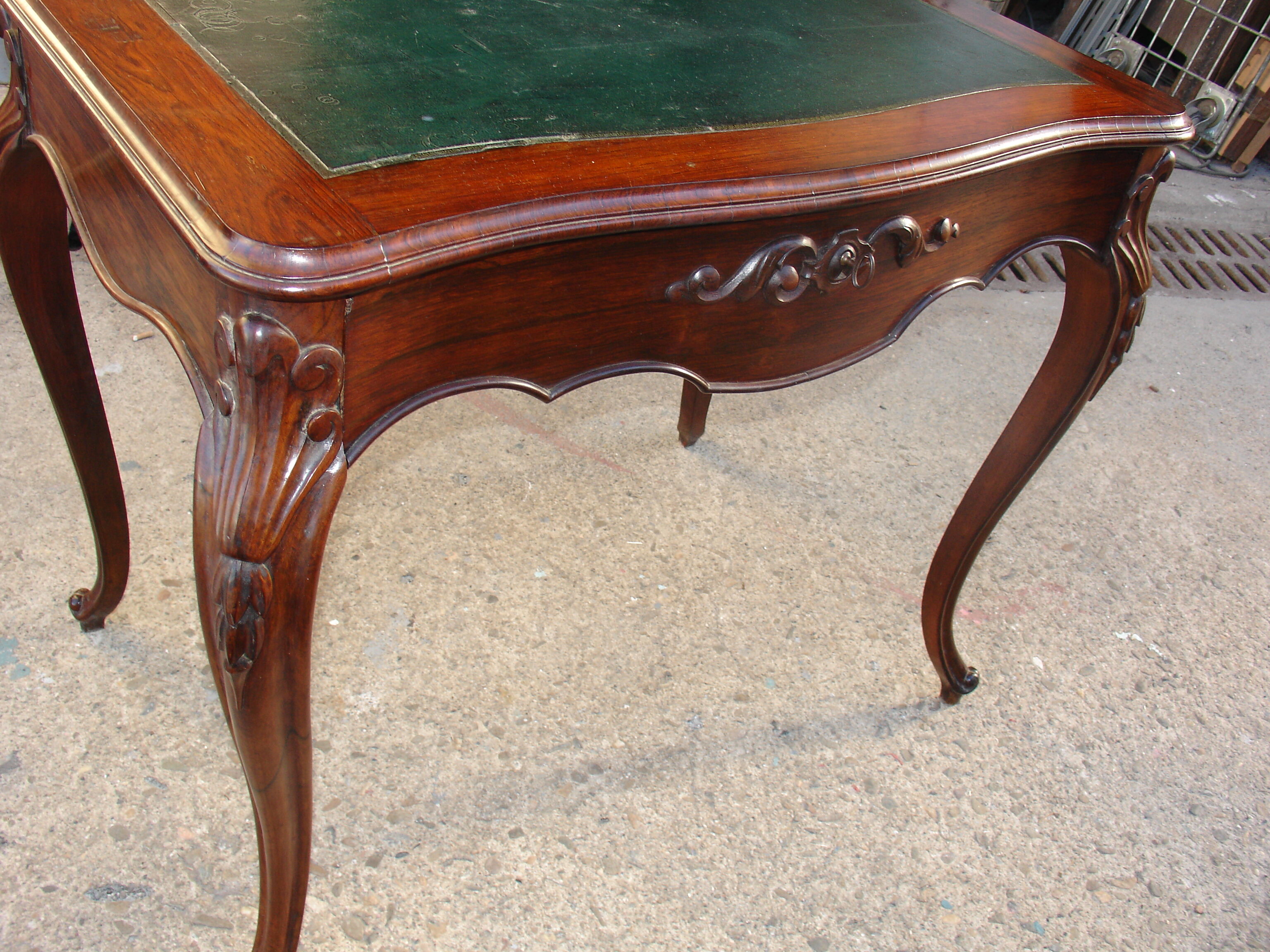 Office Lady rosewood finely carved time Napoleon III