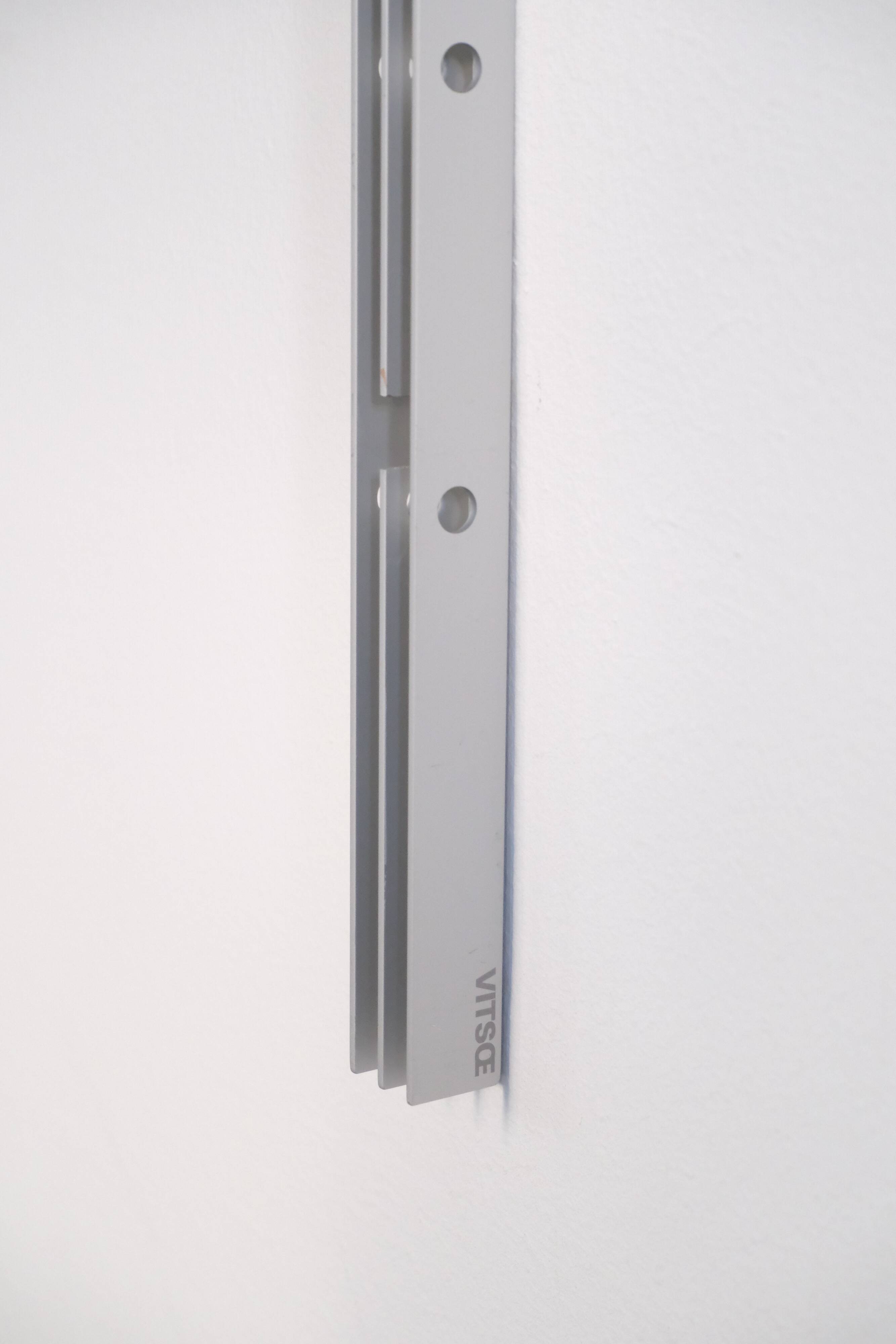 Système de rayonnage “606” par Dieter Rams / Vitsœ