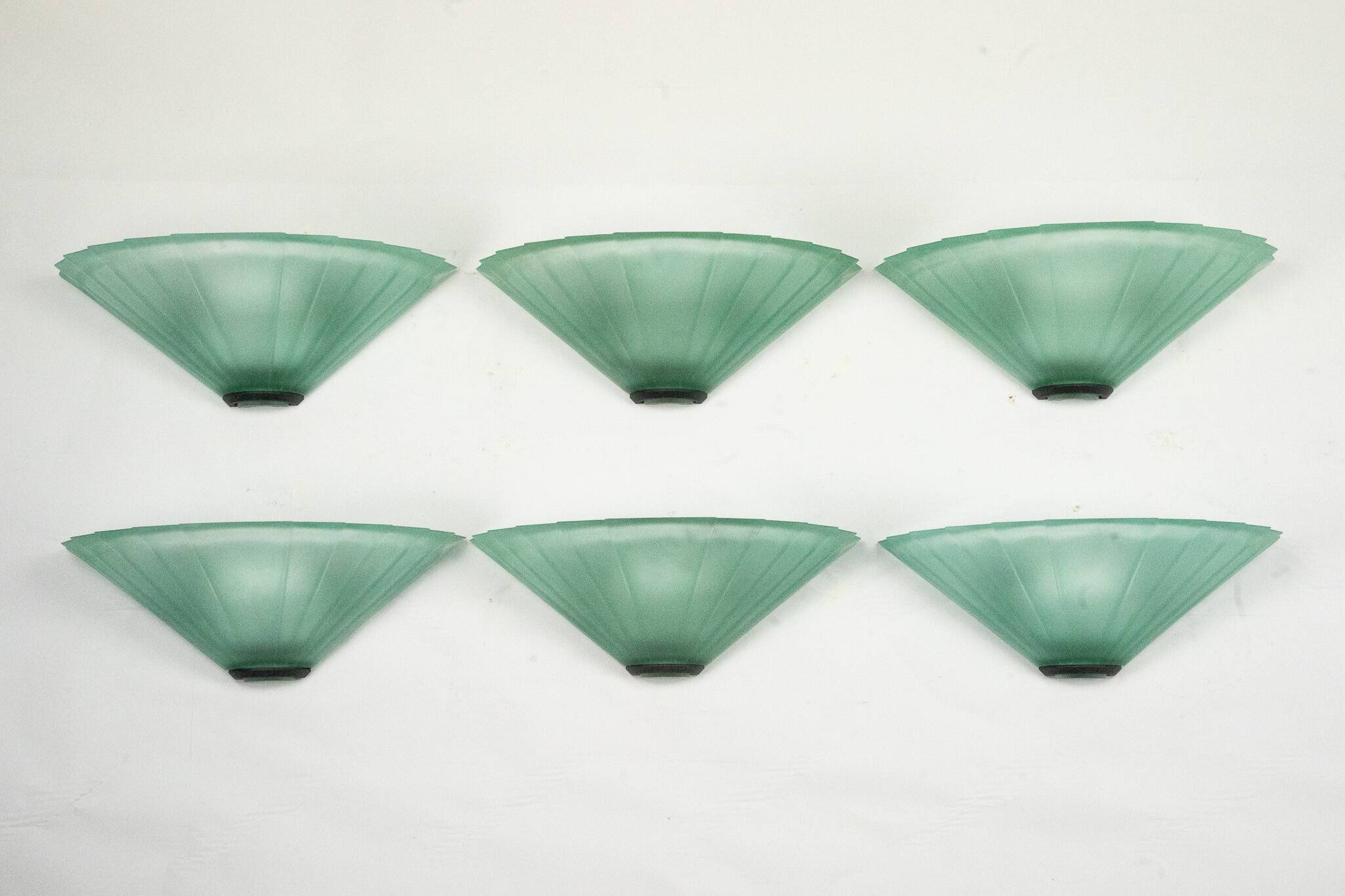 Set of six De Majo sconces in thick green murano glass. Italy 1980s