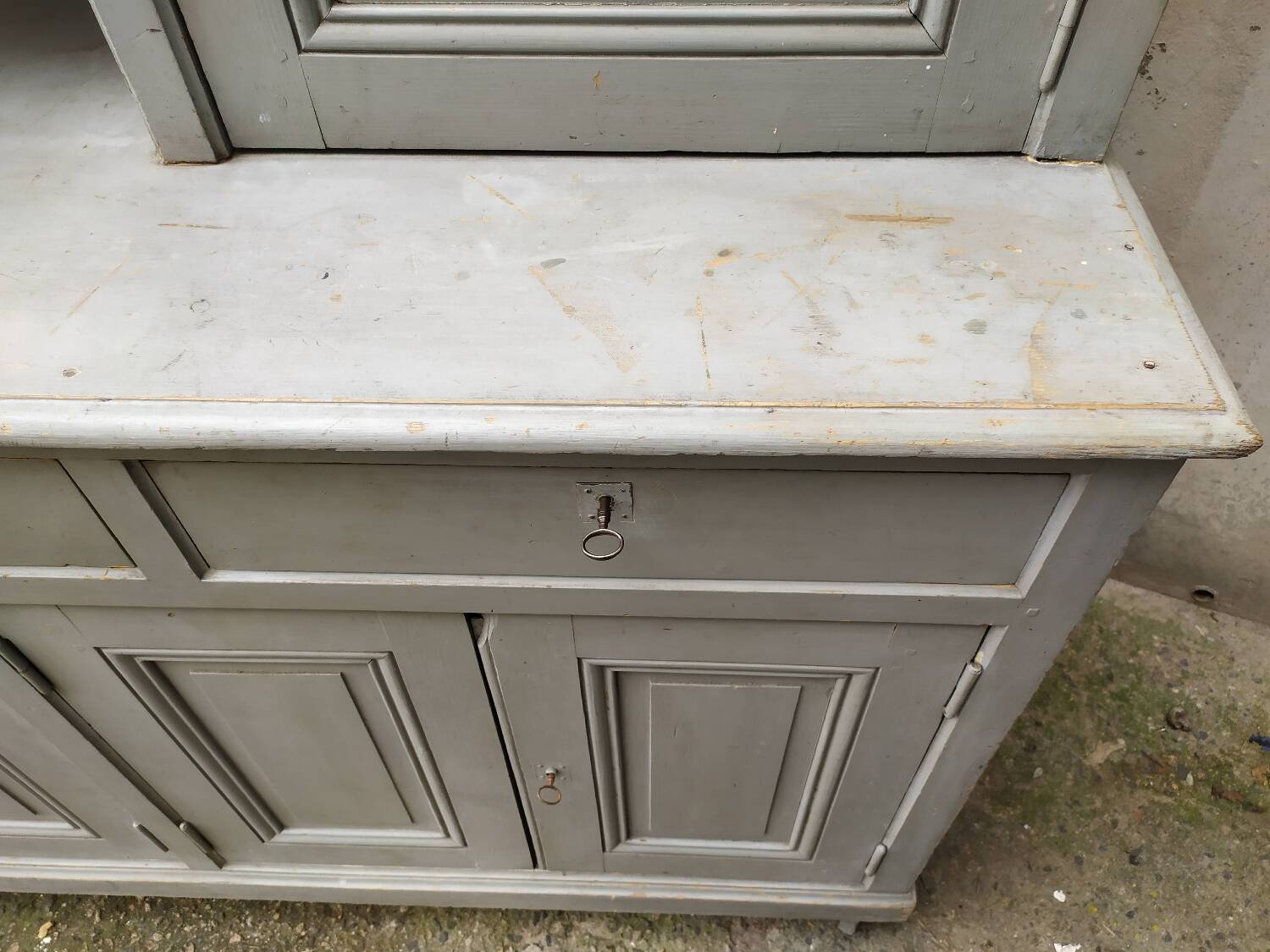 Gray patinated kitchen cabinet