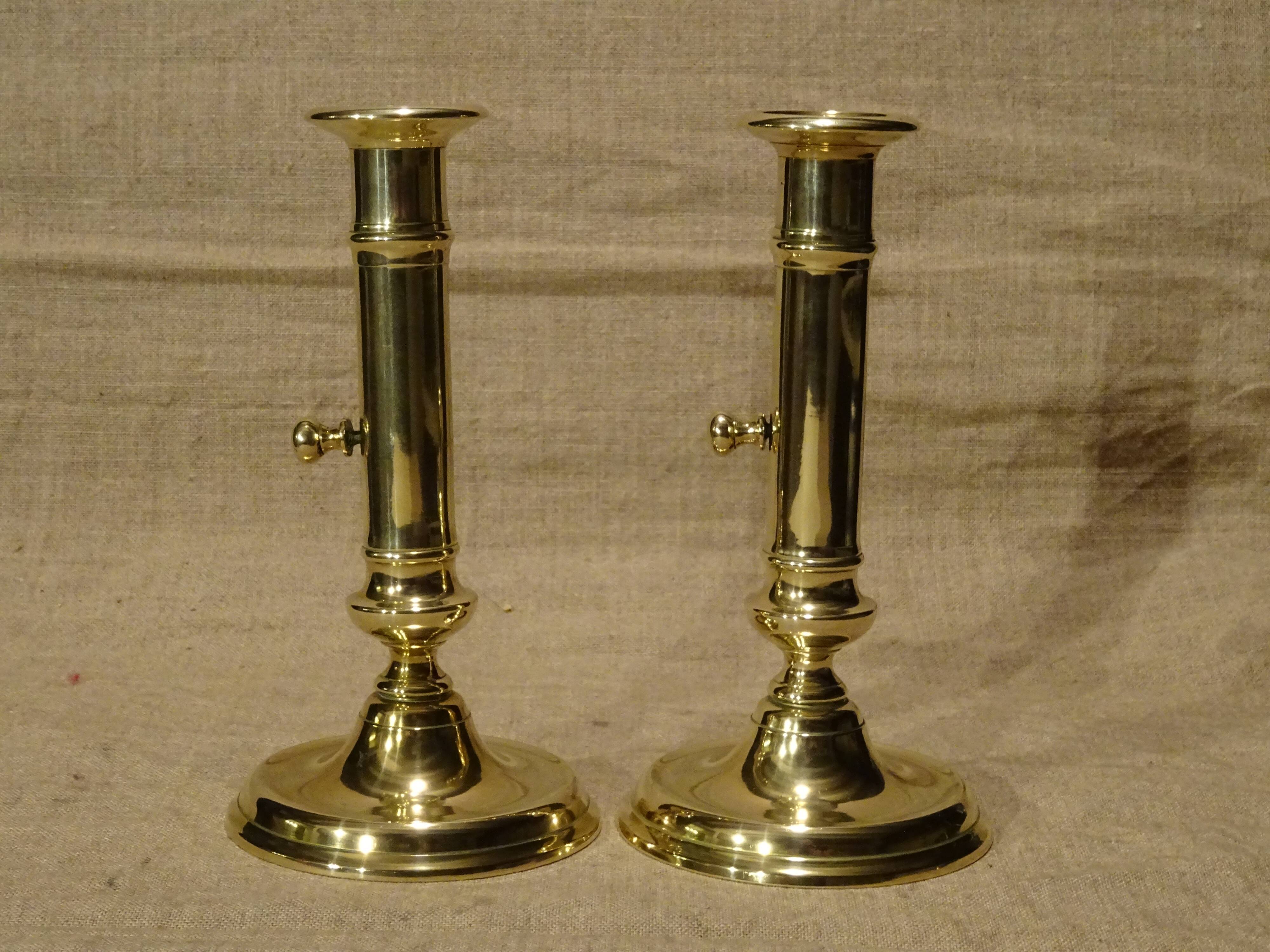 Paire d'anciens flambeaux bougeoirs à binet Louis Philippe XIX ème Ht 20 cm  ref A195/1