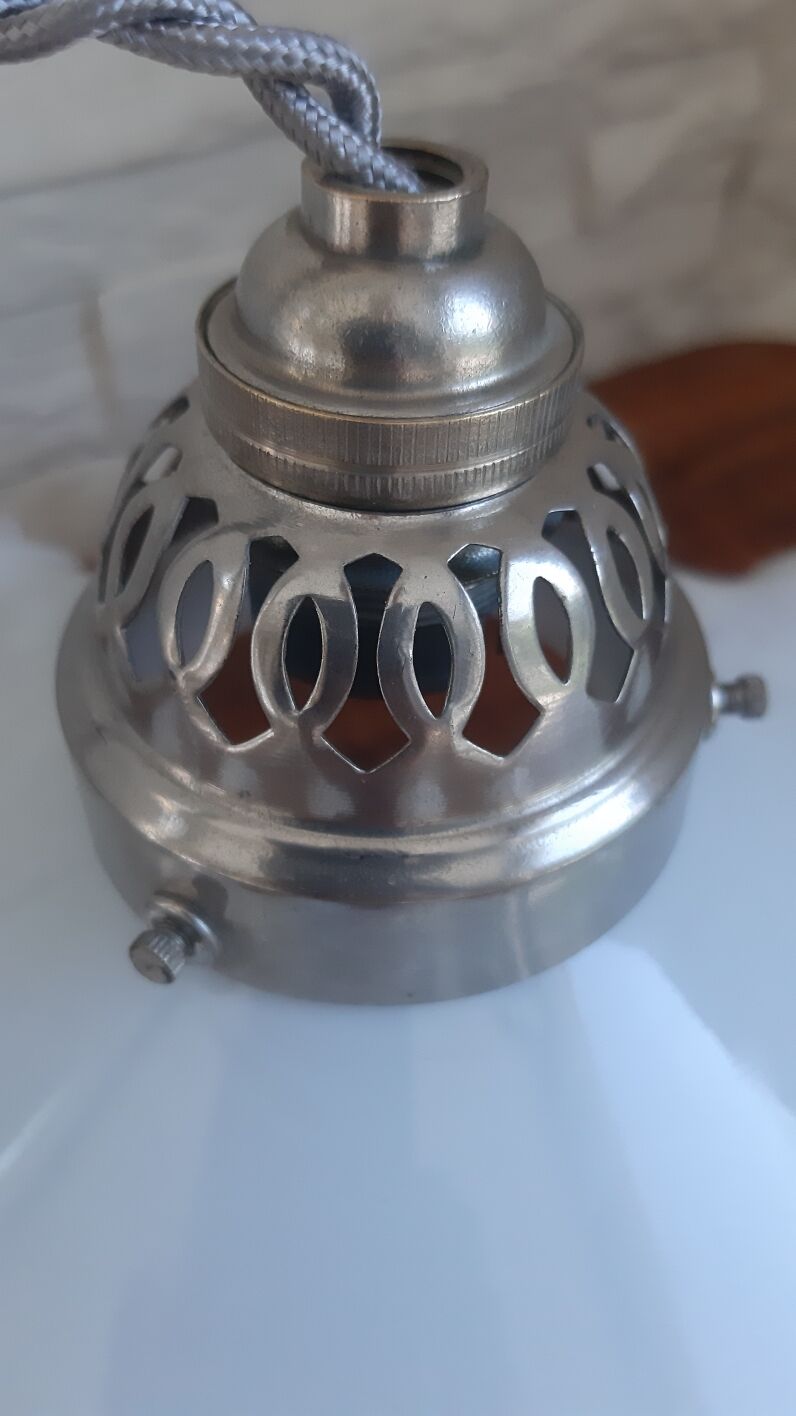 Opaline suspension opalescent glass