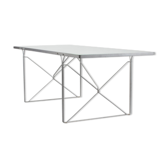 Niels Gammelgaard - Moment Table