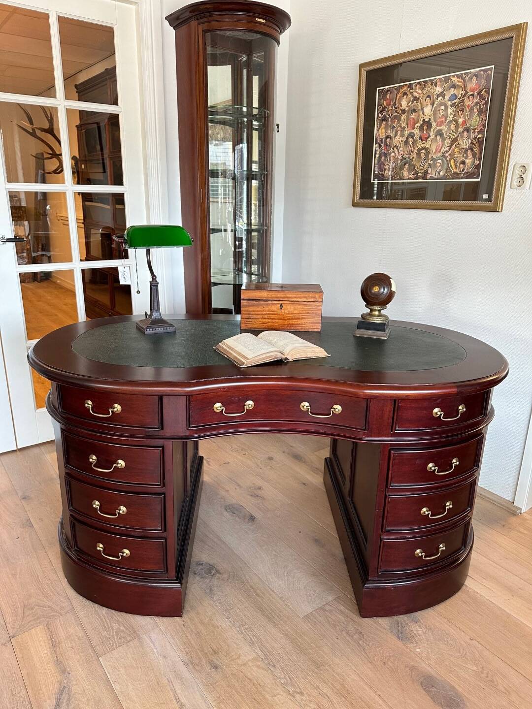 Kidney shaped desk