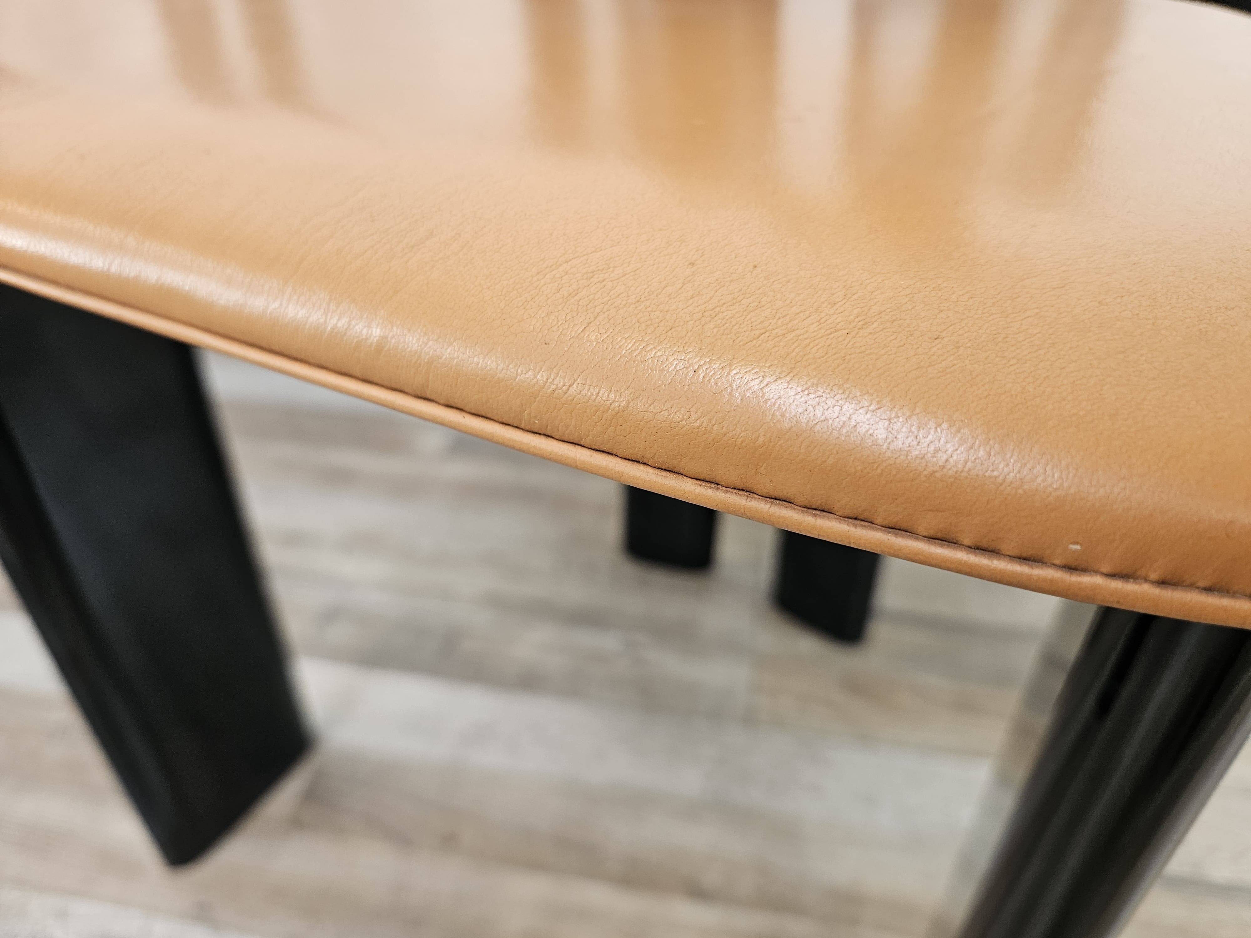 Ensemble de 6 chaises Pierre Cardin en bois laqué noir, 1970