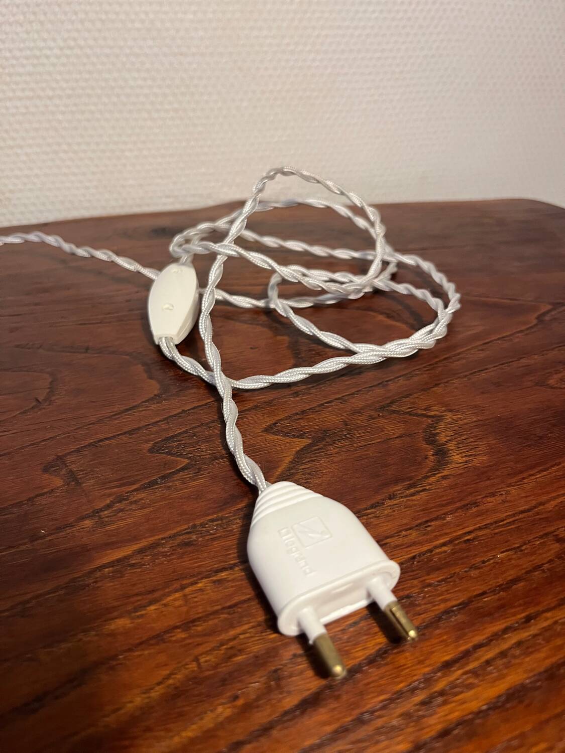 Clear glass lamp bulb