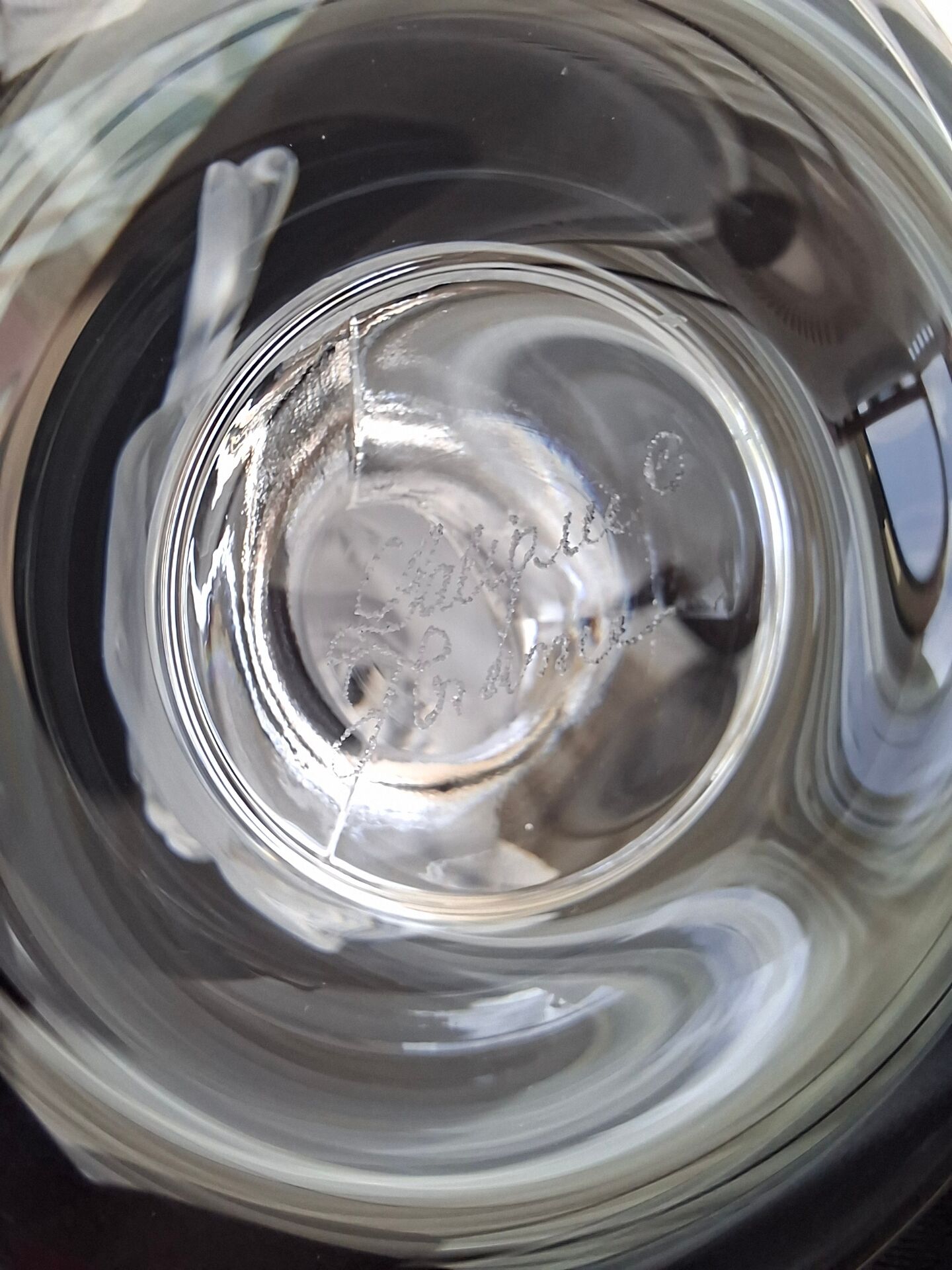 Crystal bowl stamped Lalique France – Fish motif
