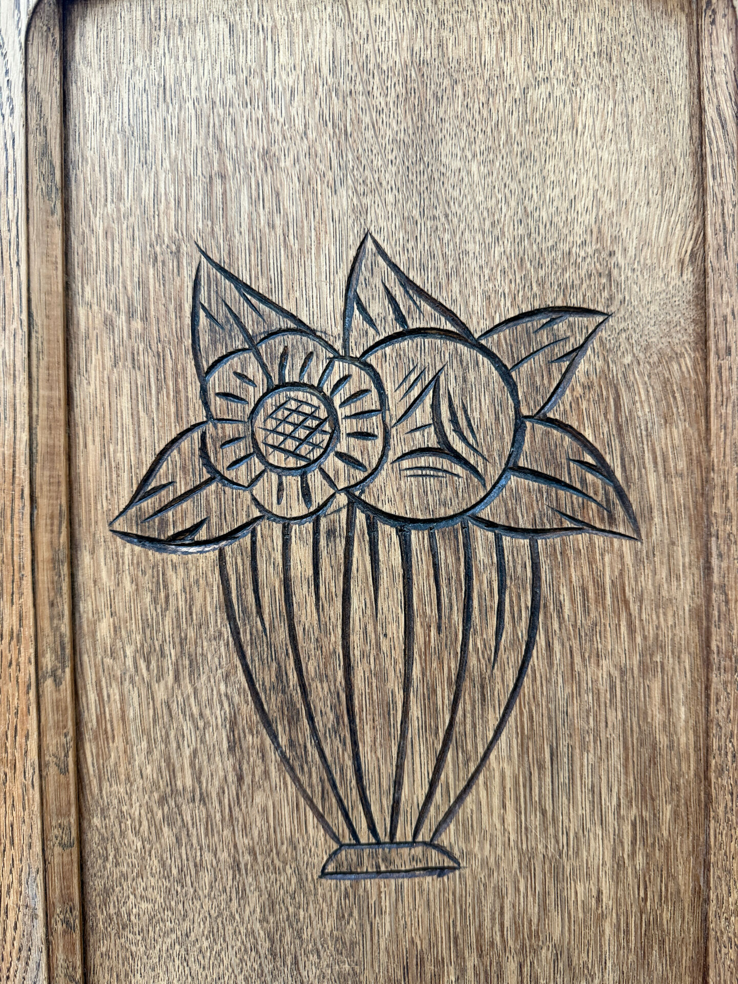 Parisian Art Deco display cabinet in oak (renovated)