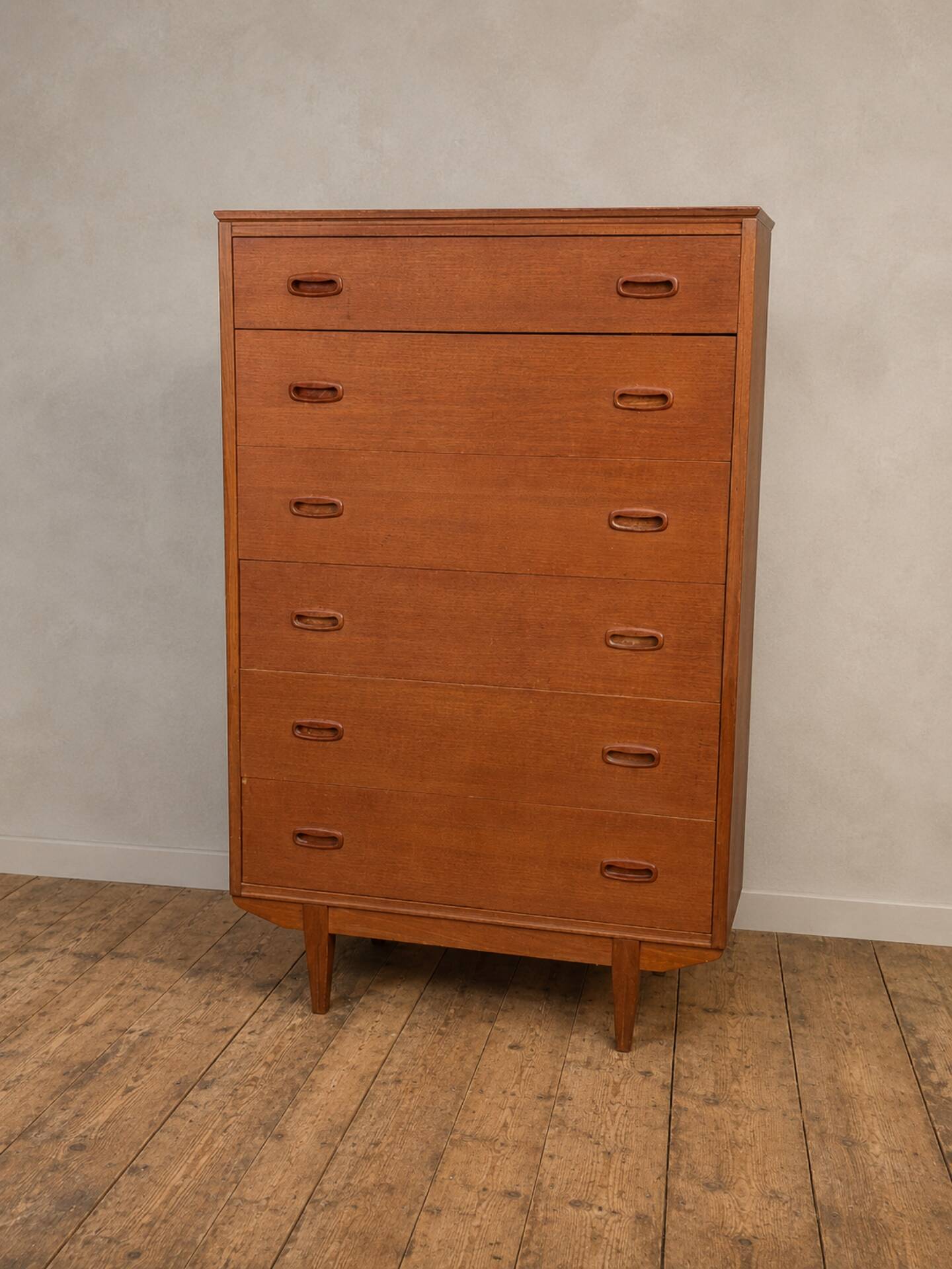 Scandinavian weekly chest of drawers