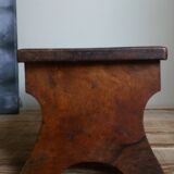 Banc repose-pied ancien en bois massif