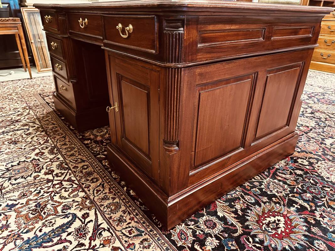 Classic English Desk Partnerdesk