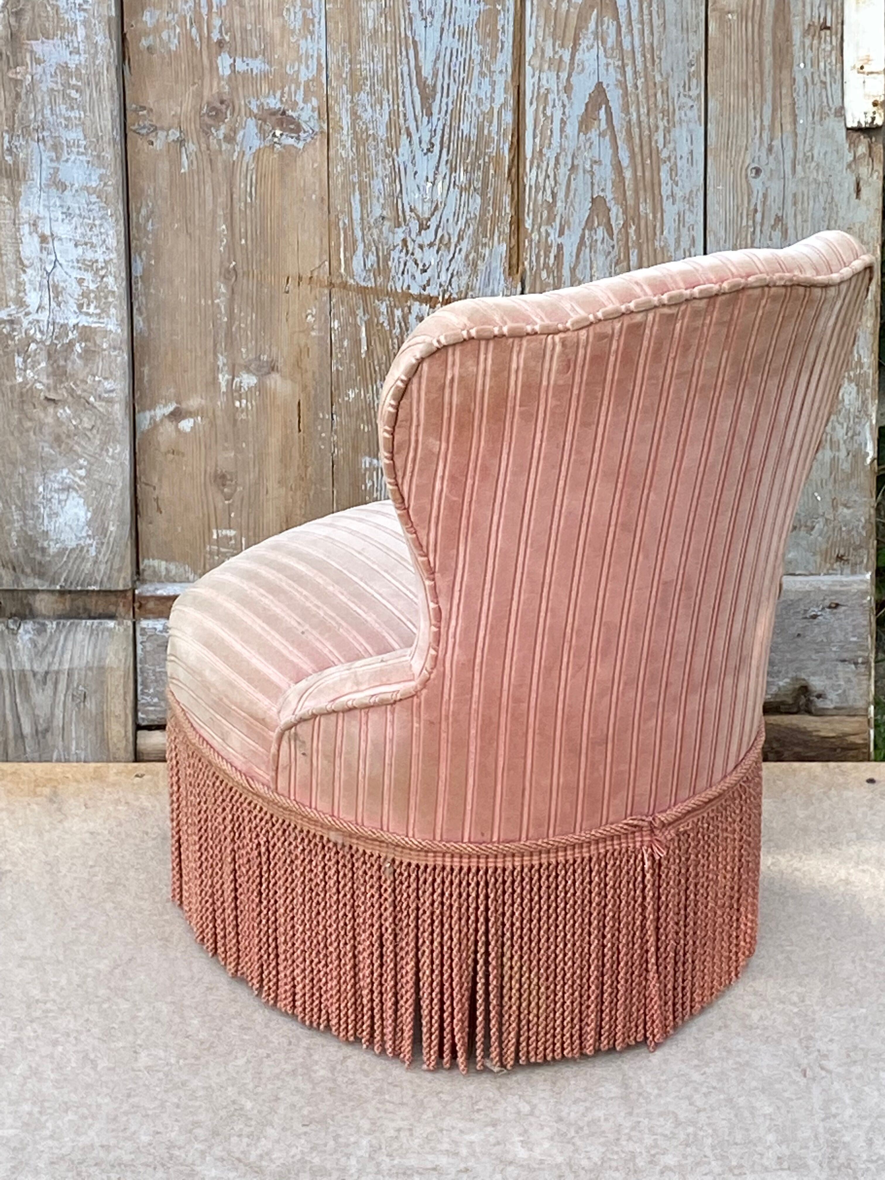 Fauteuil crapaud rose pâle