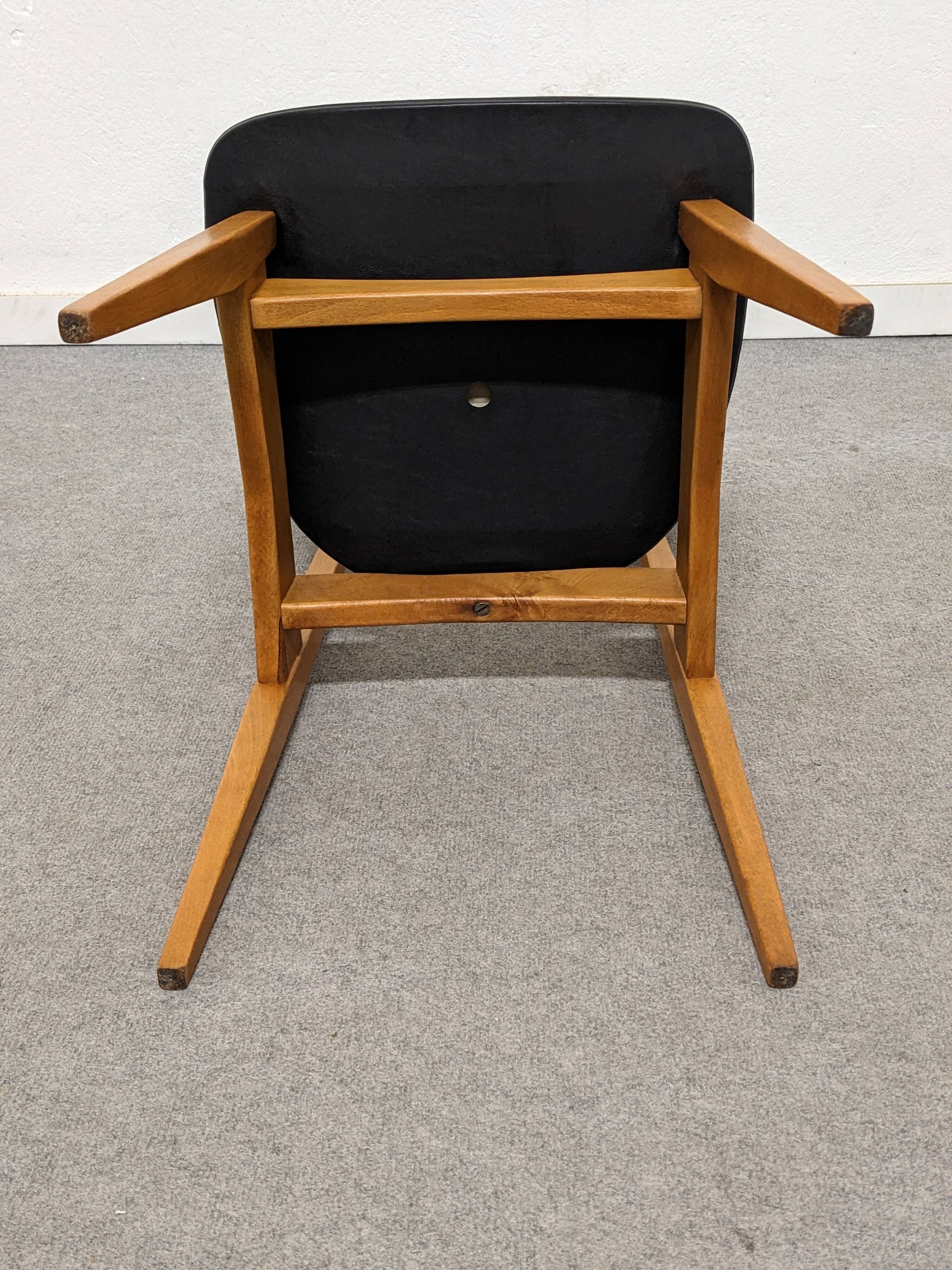 Series of 4 vintage chairs from the 50s/60s