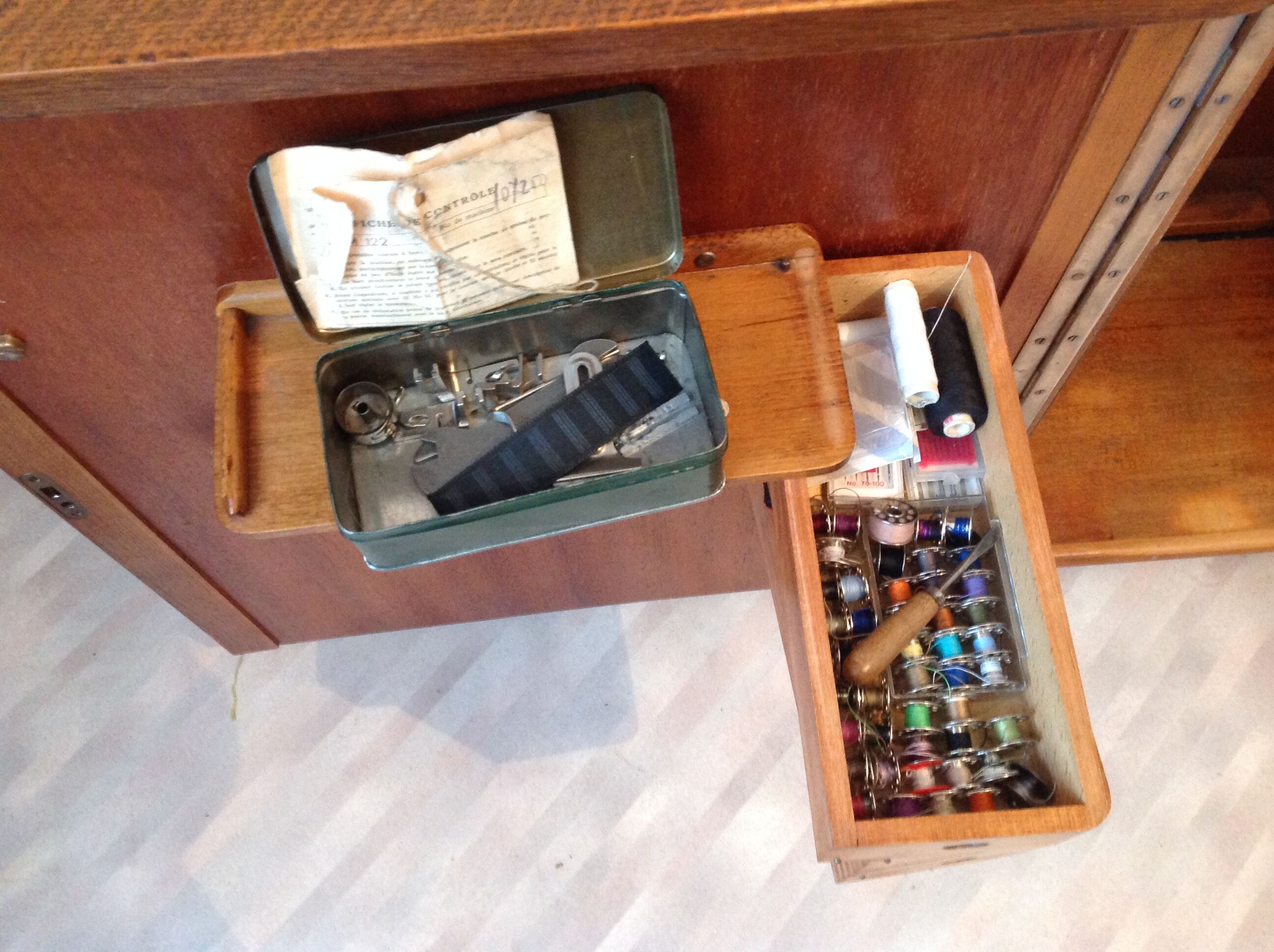 Furniture with Minerva sewing machine / vintage 50s-60s