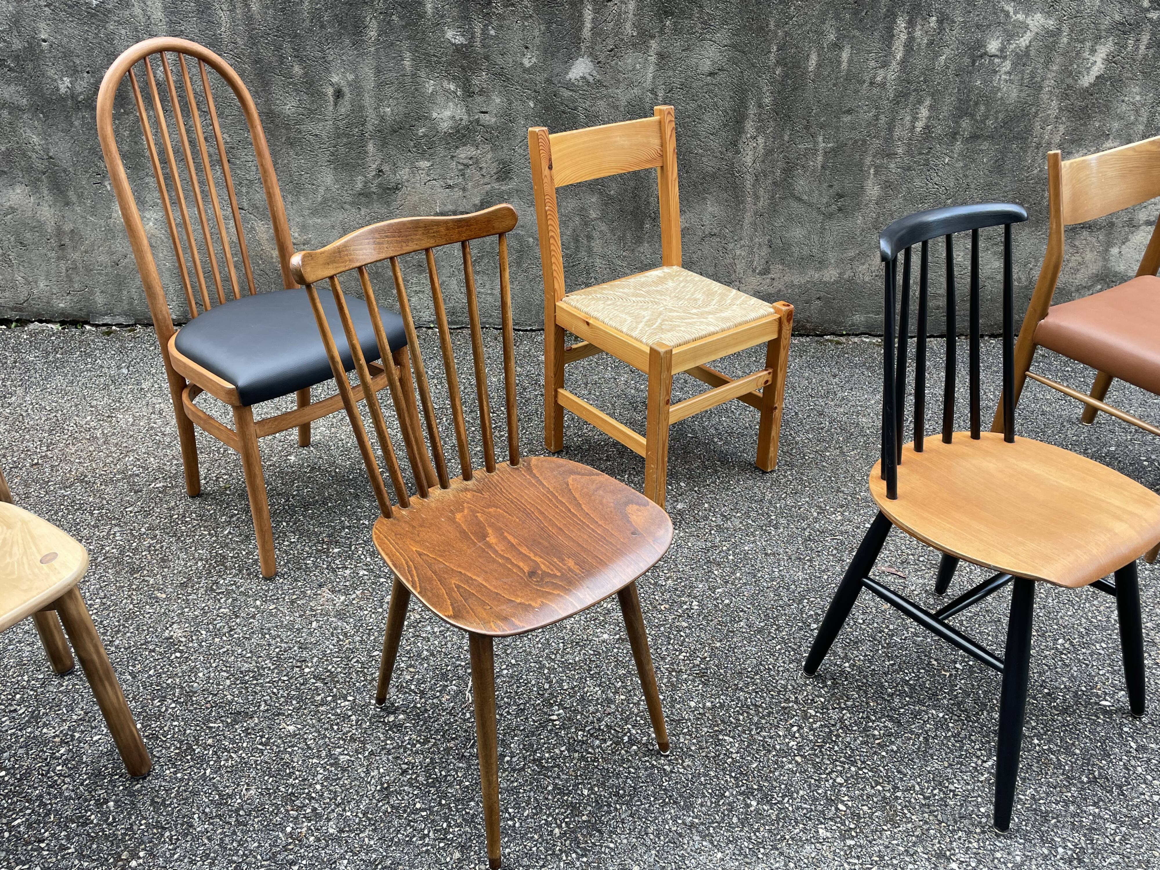Series of 6 mismatched vintage chairs