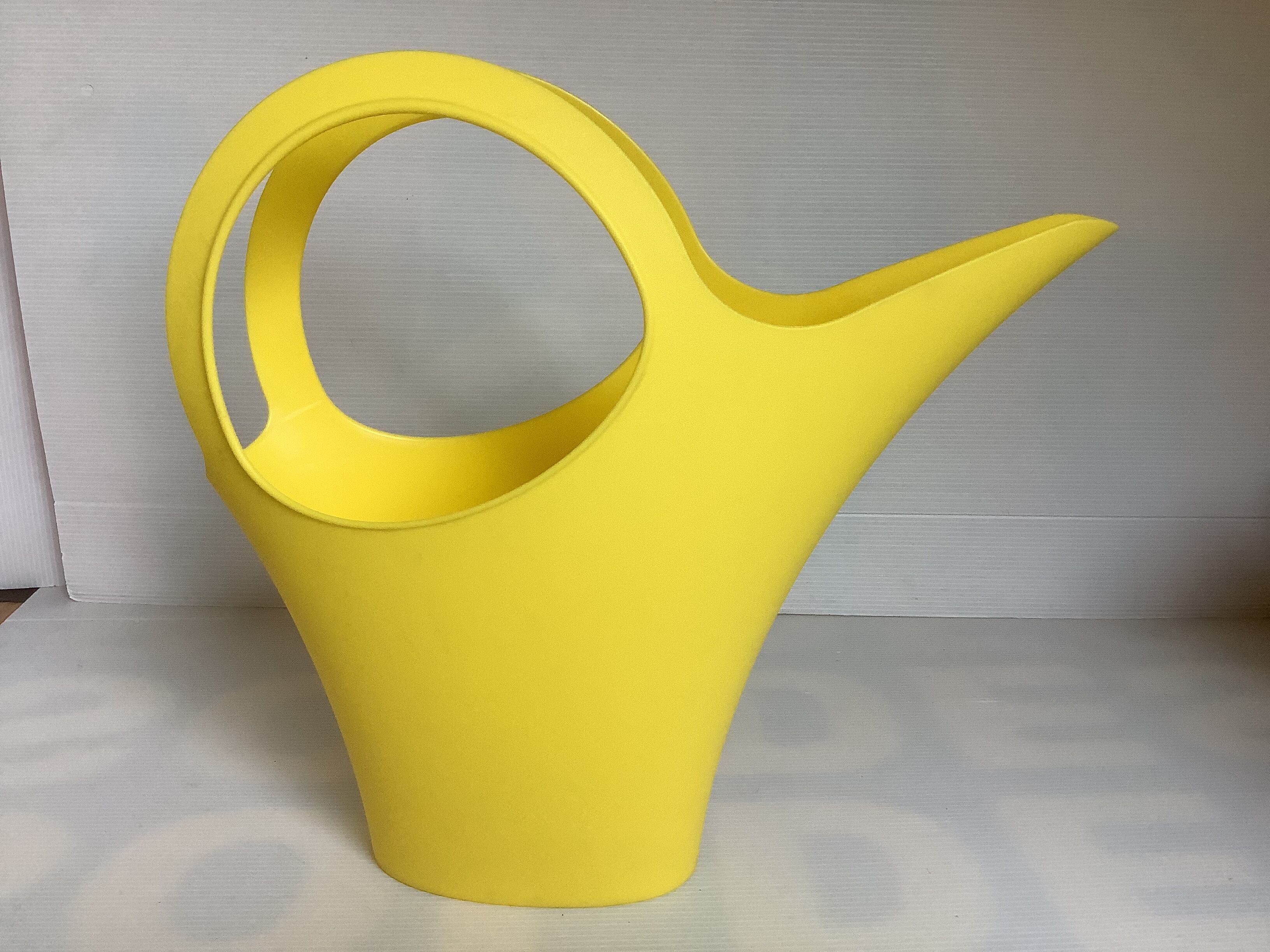 Arrosoir jaune koziol de 2008 made in Germany