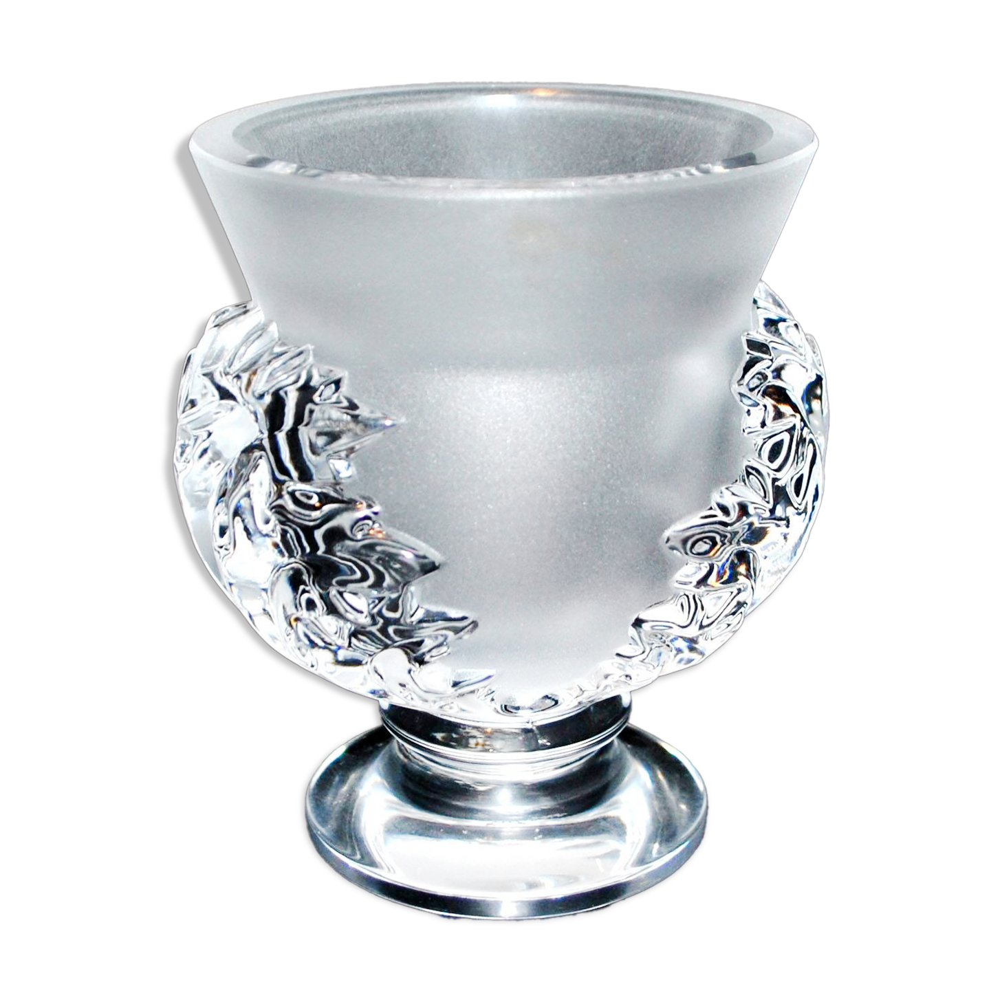 LALIQUE frosted crystal vase, Saint-Cloud model with acanthus leaves, 1950-1960