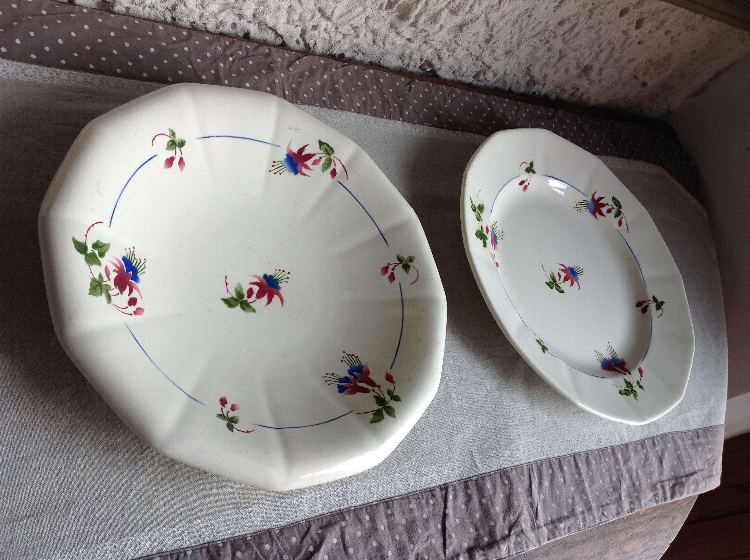 Two round dishes Sarreguemines decor Bermuda/vintage years 50-60
