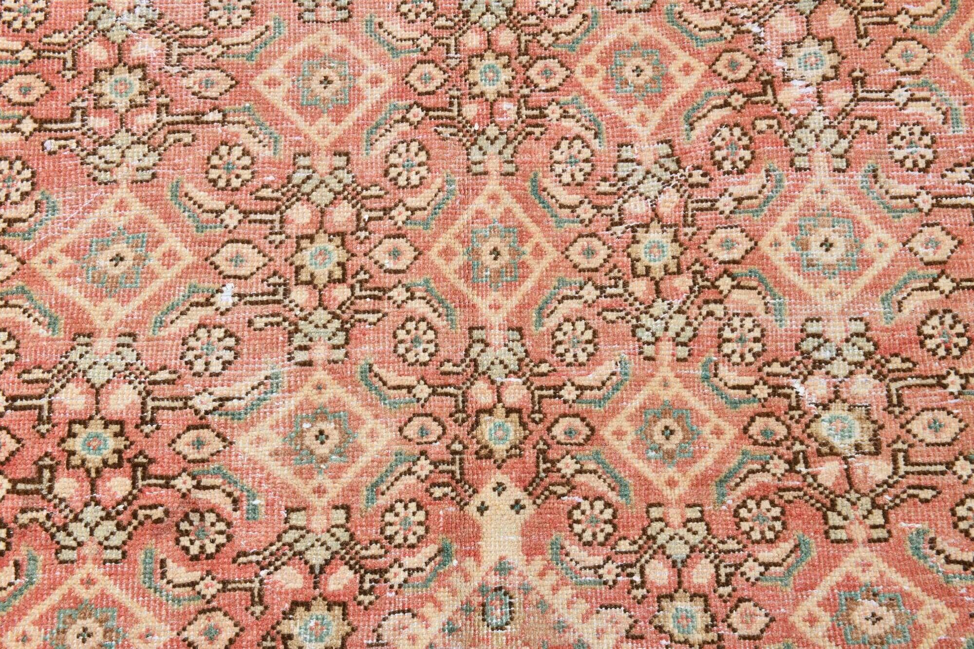 Vintage Turkish carpet in ivory and powder pink, 276 × 382 cm
