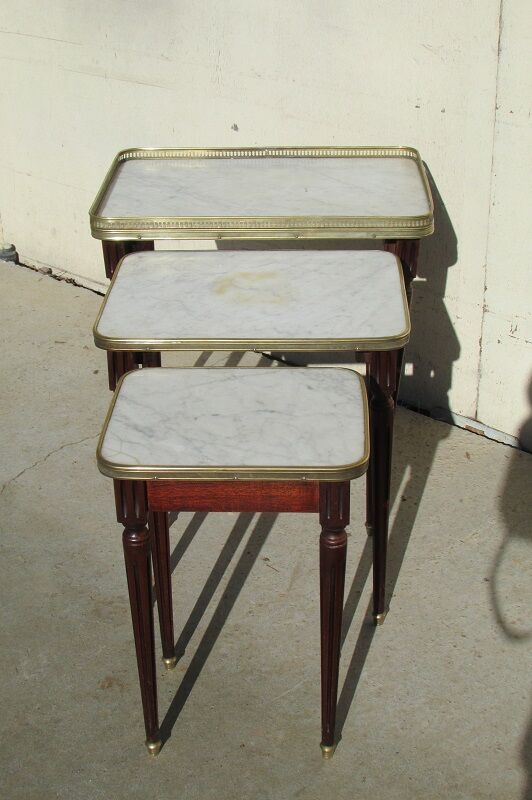 3 tables gigognes Louis XVI