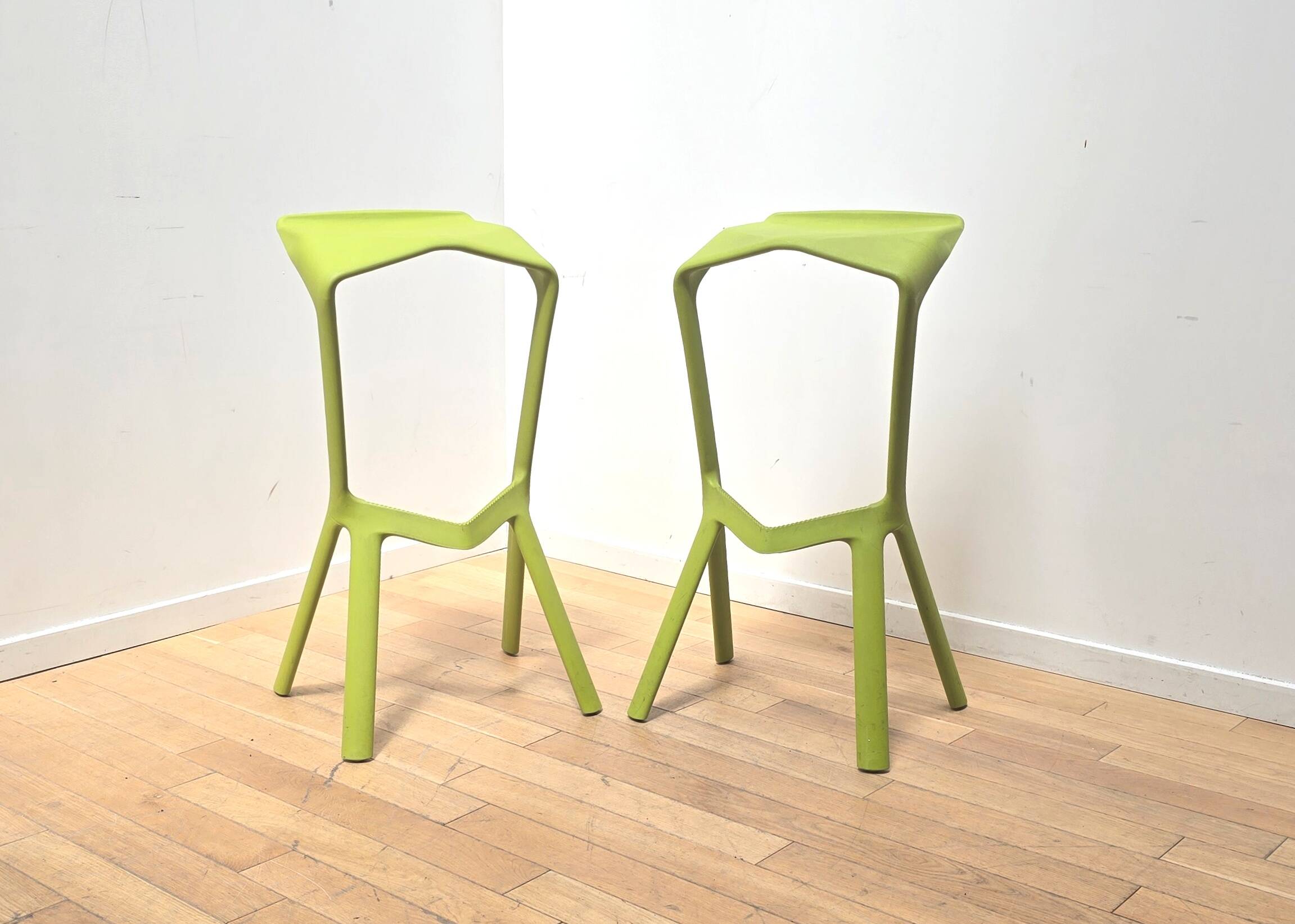 Prank Bar Stool, Miura