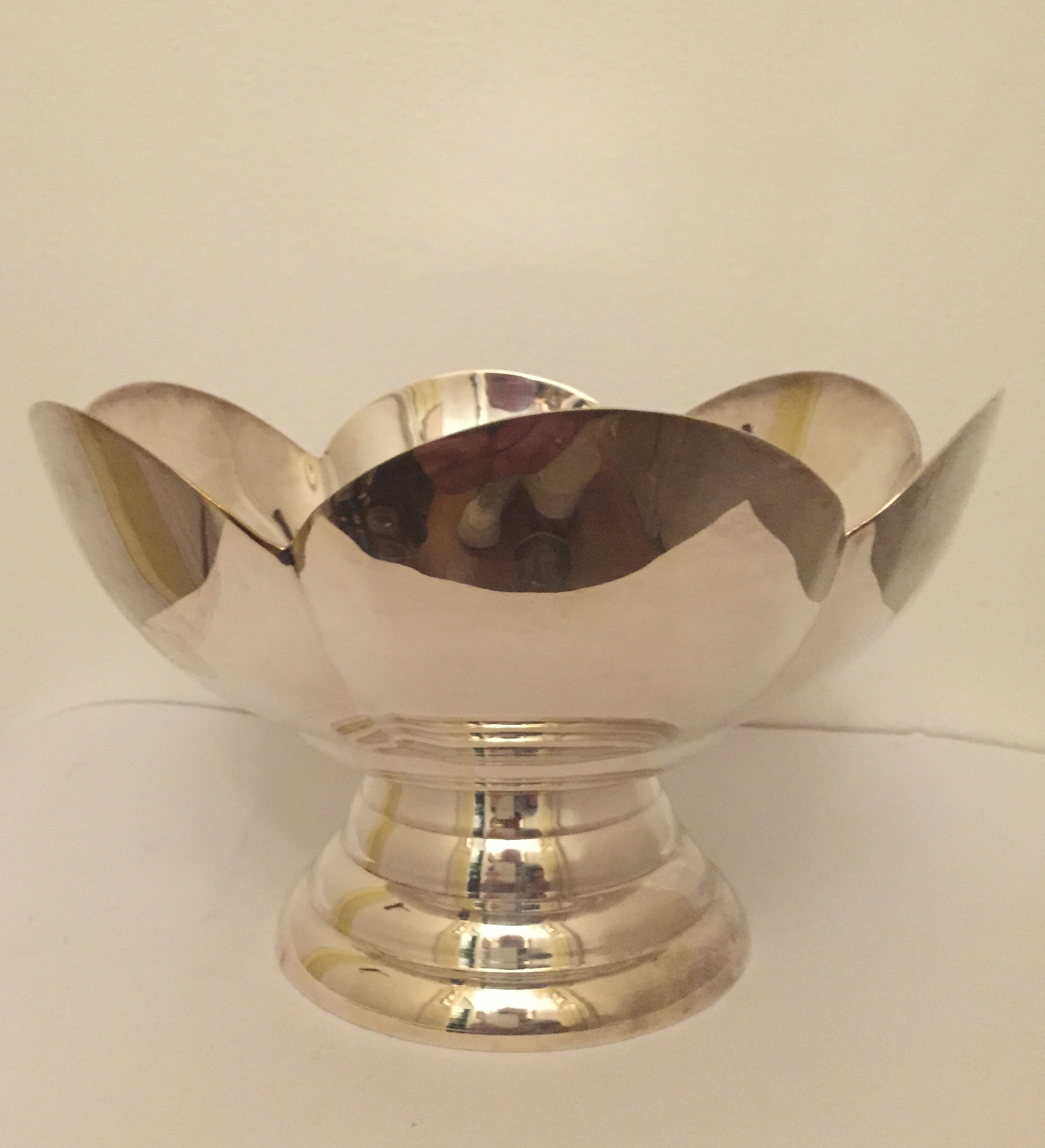 Silver metal cutting