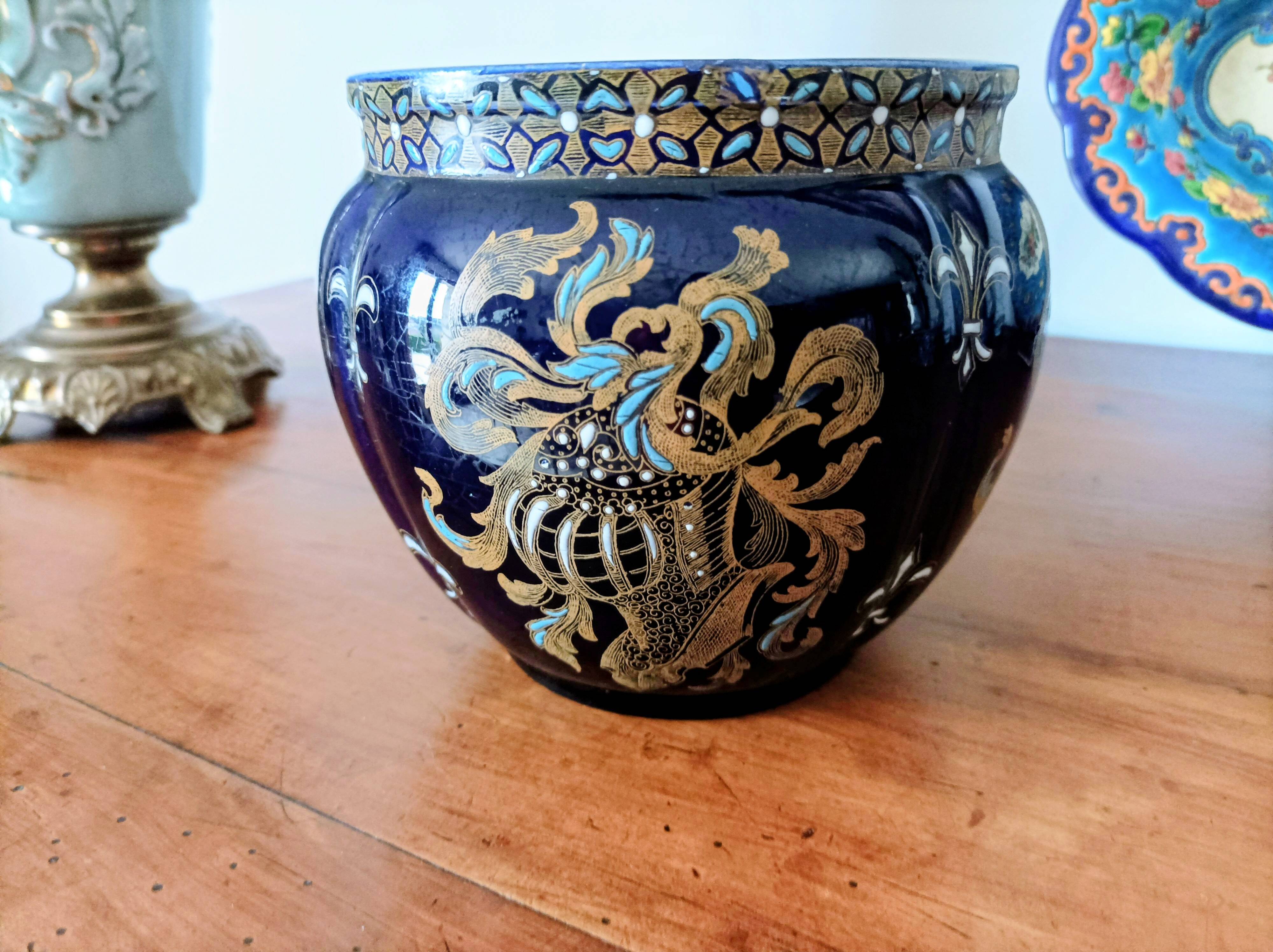 decorative ceramic cache-pot