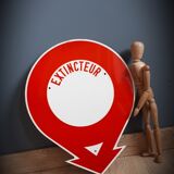 Fire extinguisher plate