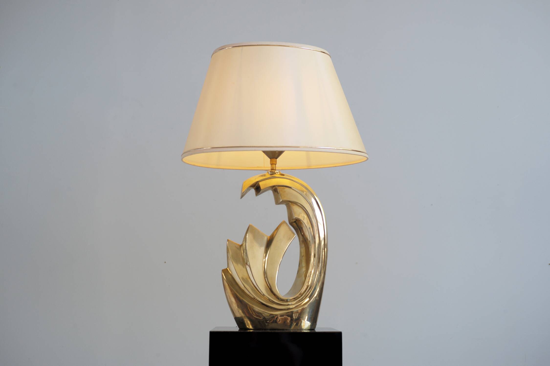 Living room lamp in golden brass