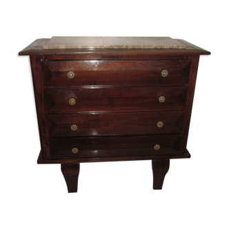 Chest of drawers has 4 drawers of 50 years