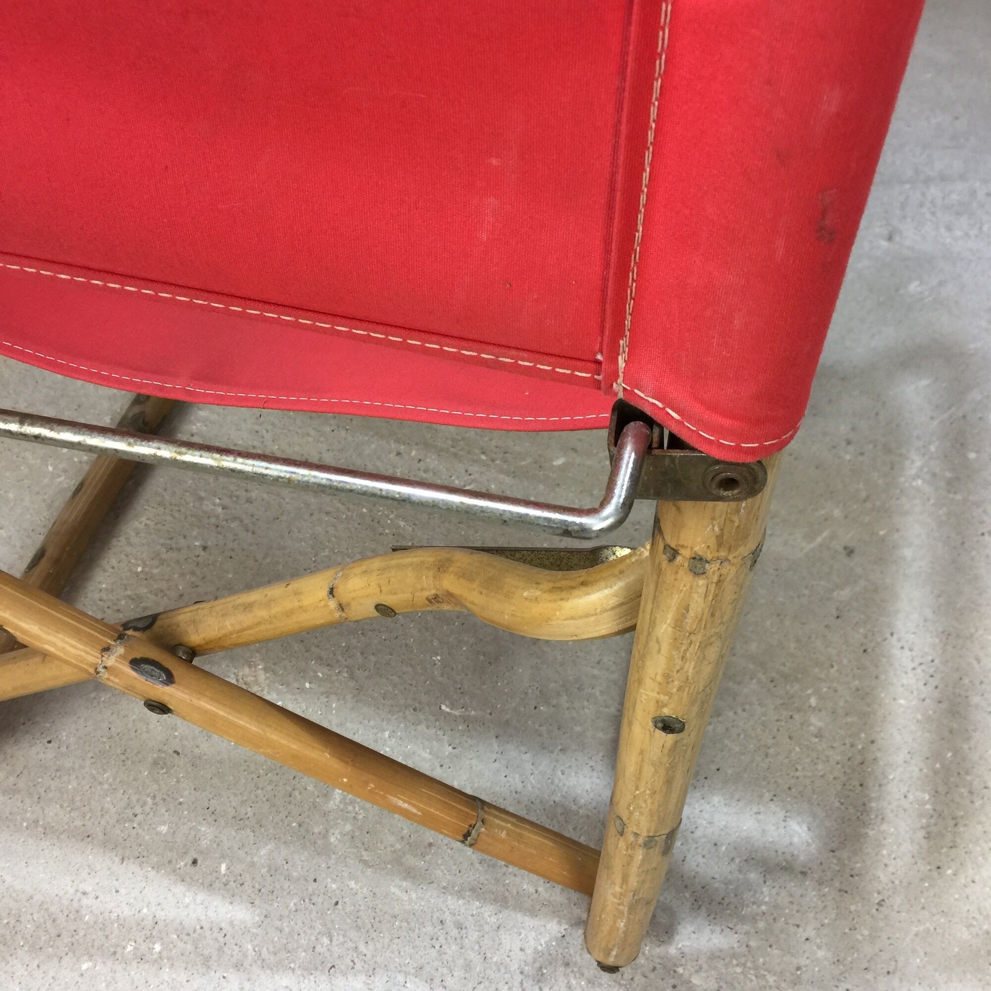 Lot of 4 chairs in rattan and red fabric, folding, 1960s