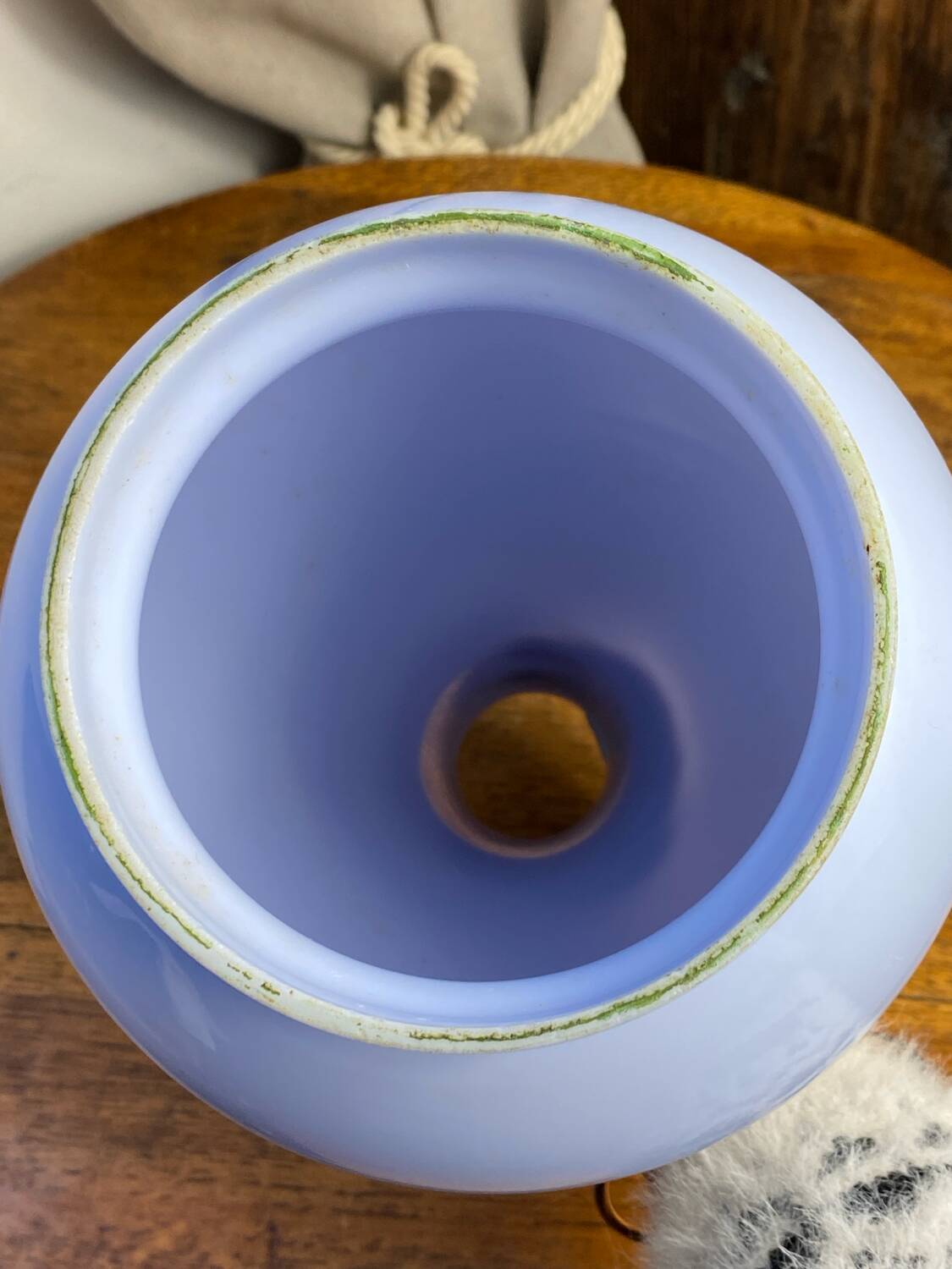 Globe in opaline violet