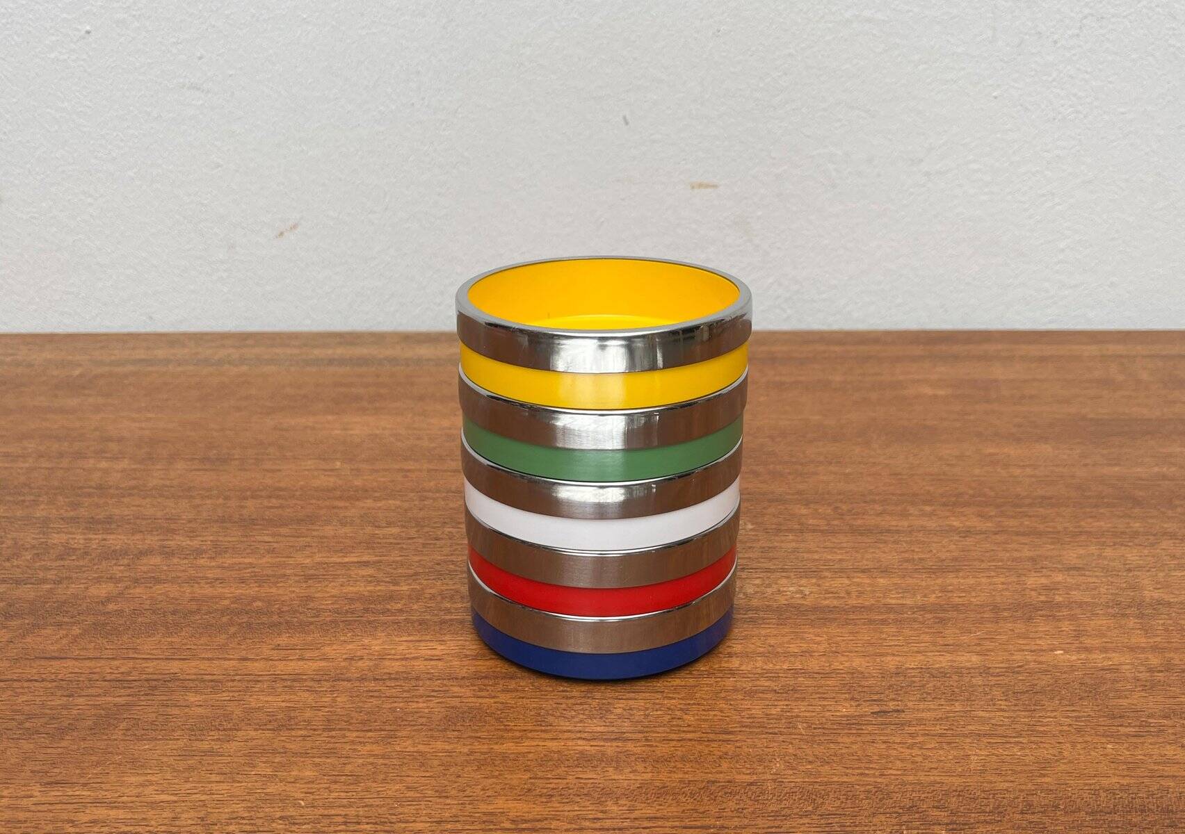 Plateaux bols utilitaires en métal et mélamine style Espace - Milieu du siècle, années 1960, lot de 5