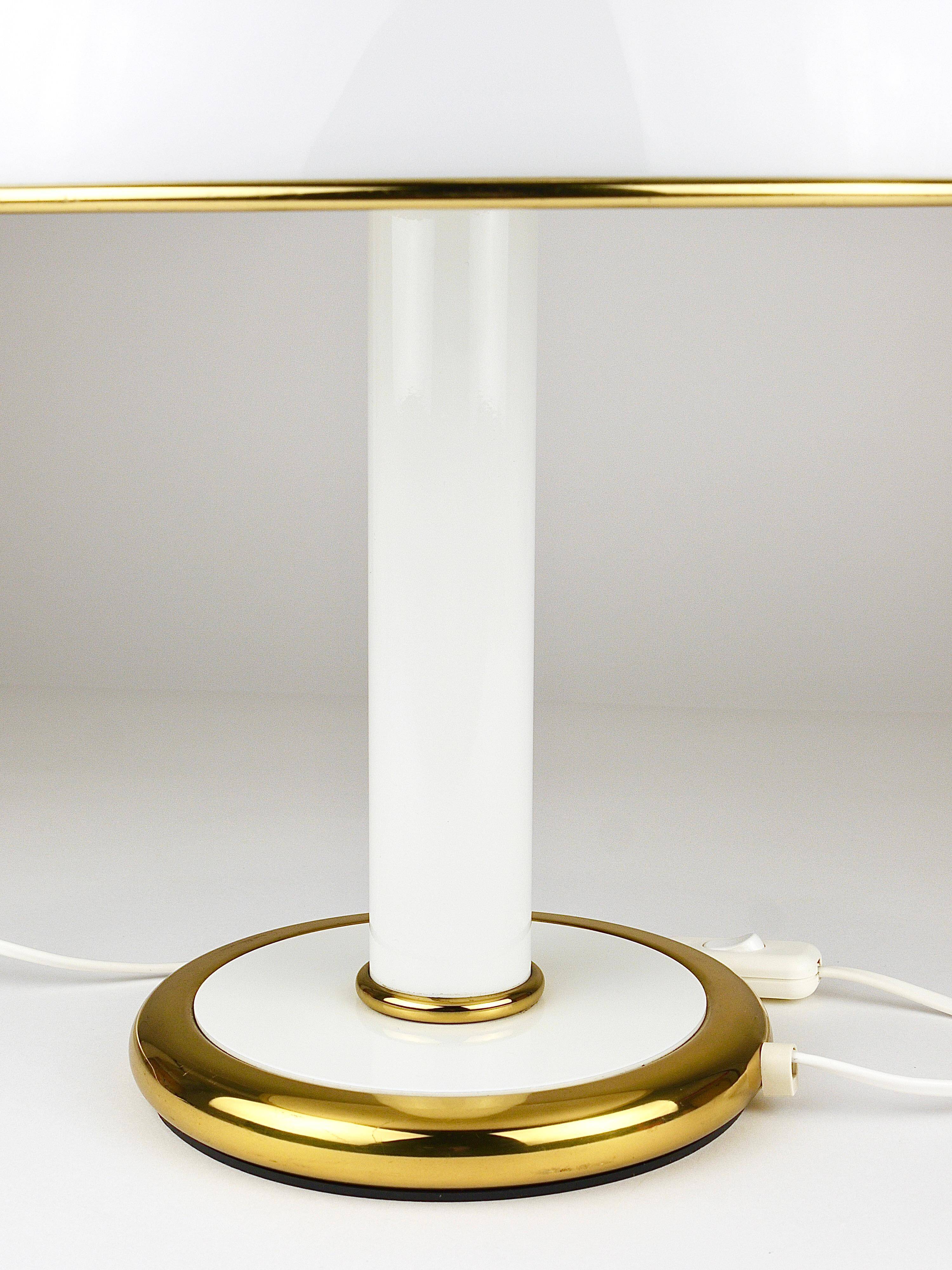F. Fabbian Mushroom Table Lamp in White and Gold Murano Glass, Italy, 1970s
