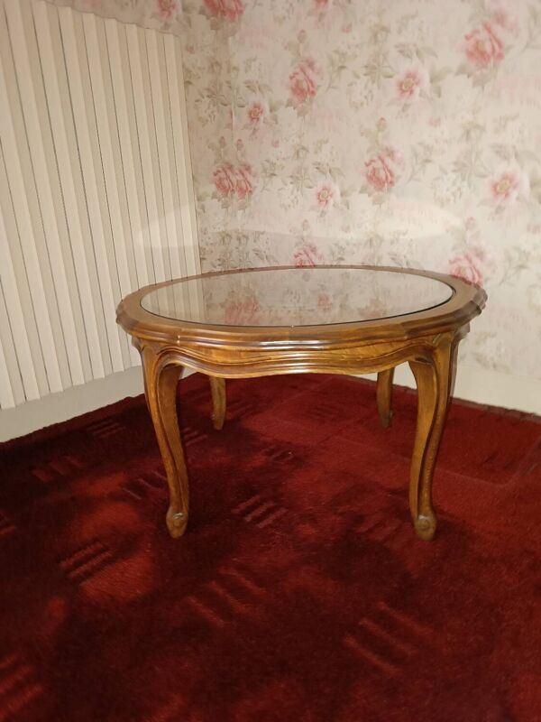 Table basse vintage en bois massif et cannage