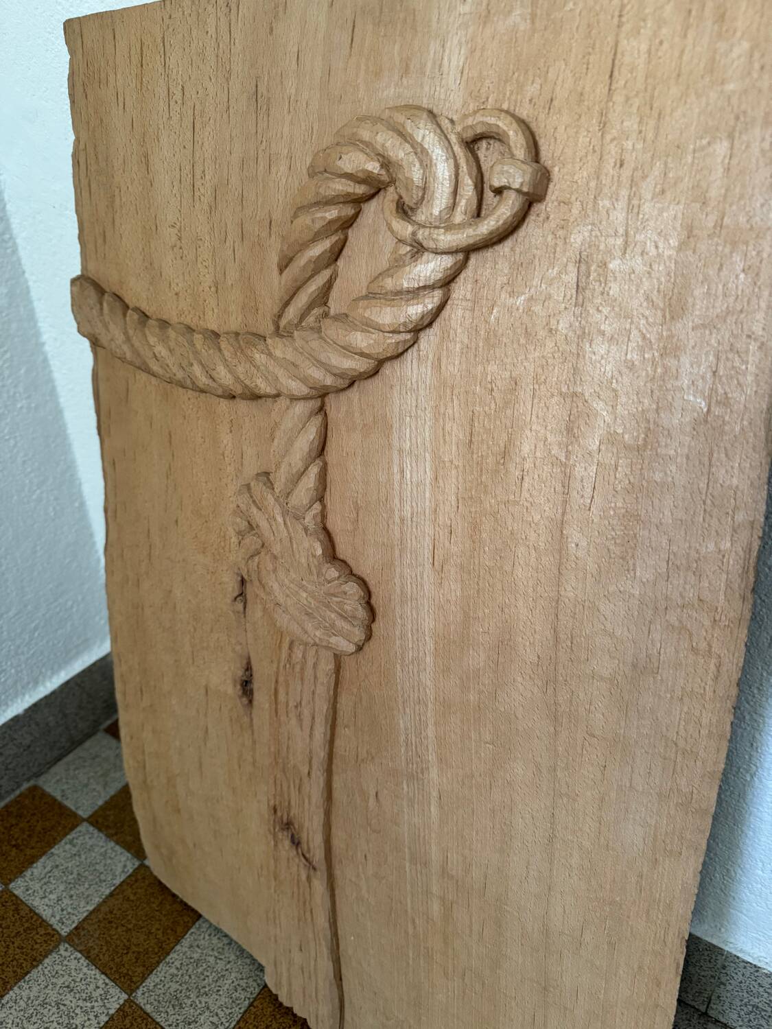 Sculpture bas relief noeud bois