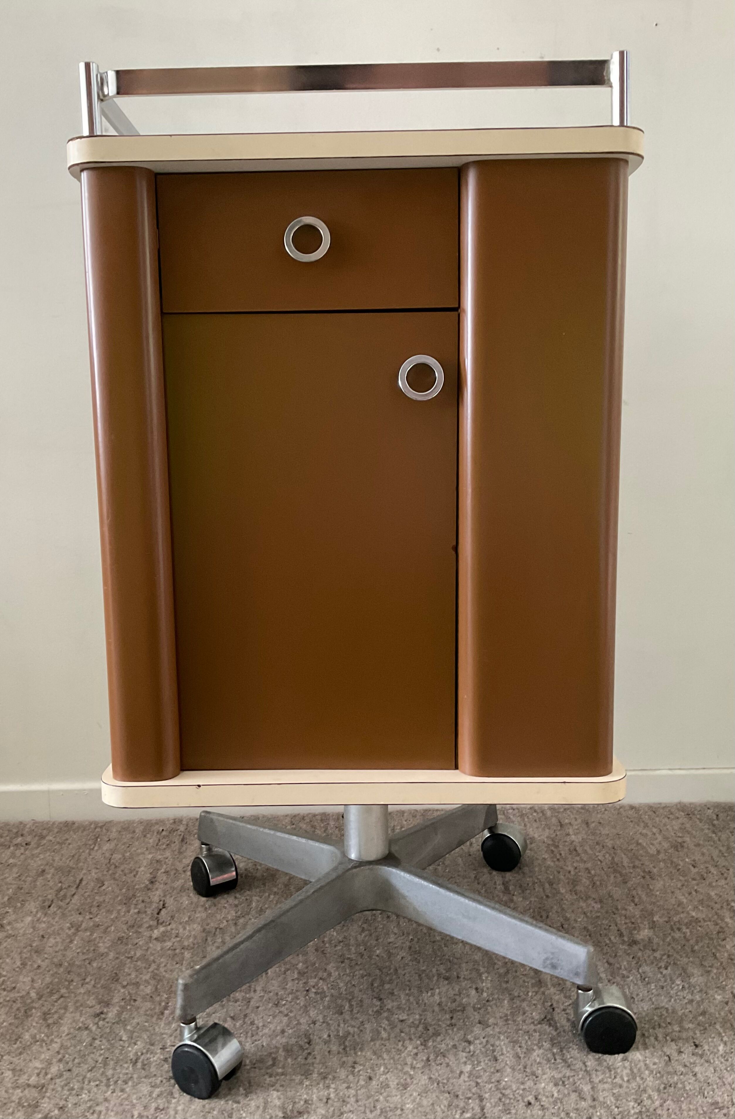 Vintage dentist's office in formica from the 60s and 70s