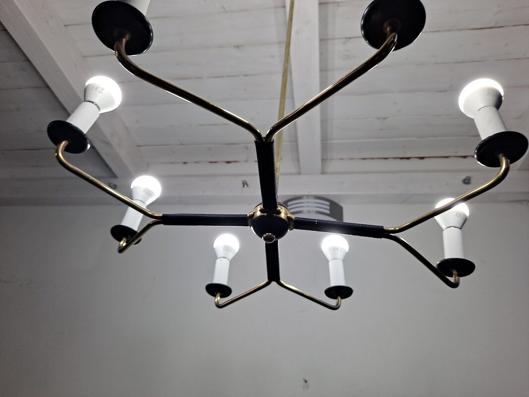 Mid century Italian Brass Chandelier (Attributed to Stilnovo) with 8 Arms Italy.