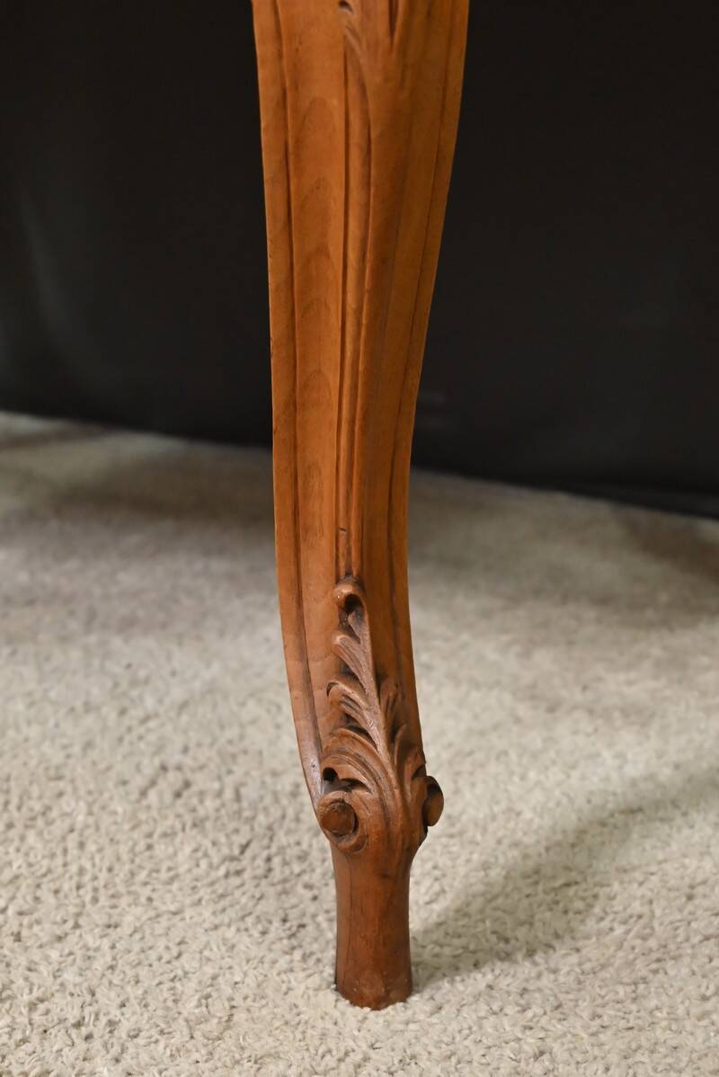 Small Louis XV Style Bench with Armrests in Blond Mahogany – 1920