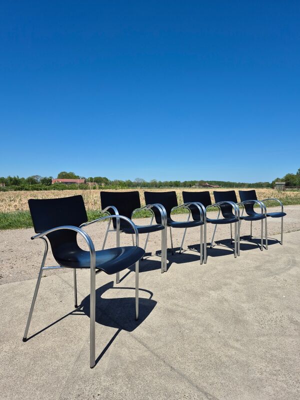 Ensemble de 4 chaises empilables en chrome noir postmodernes Jim pour Kens des années 1990.