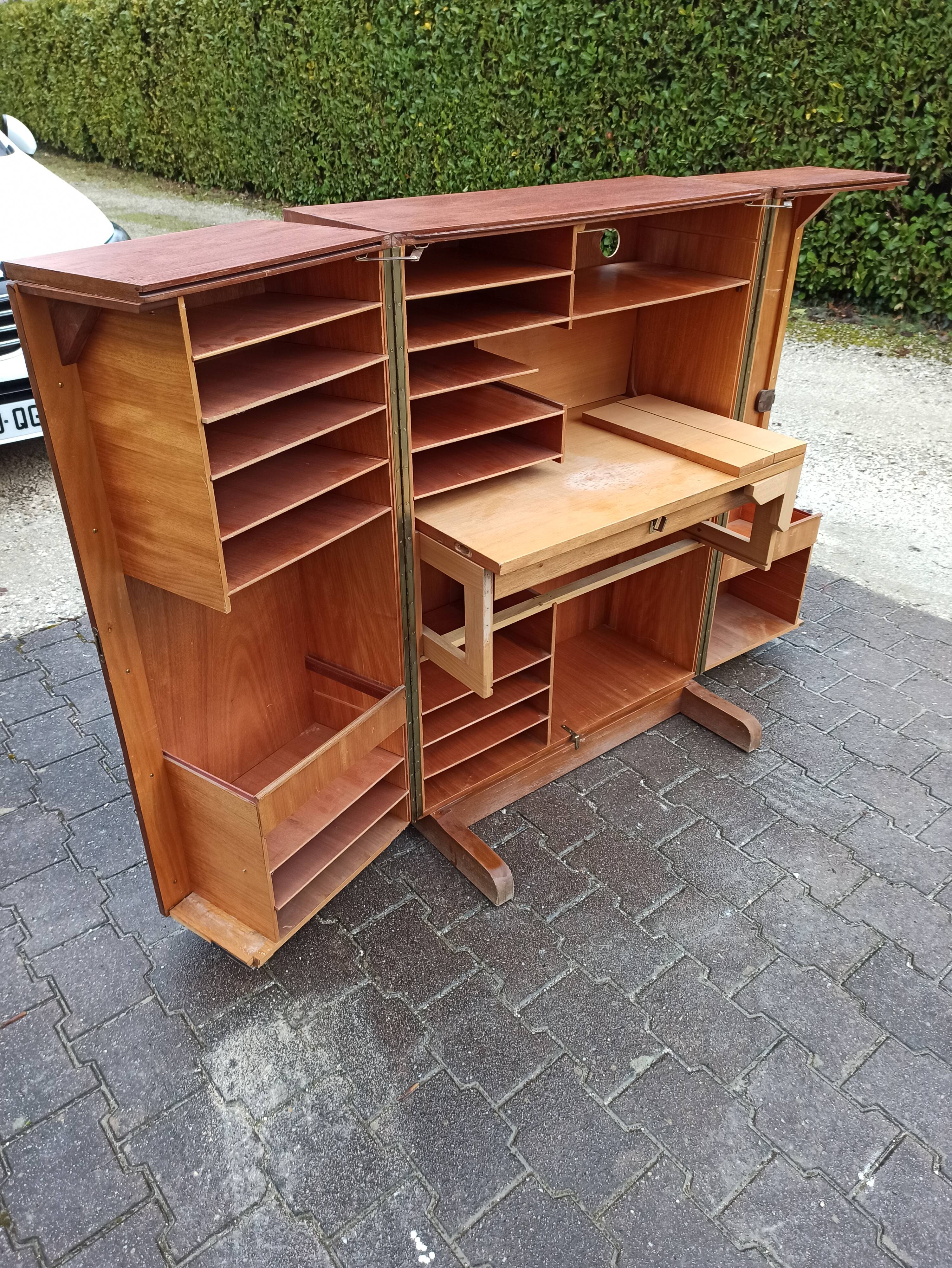 Folding desk says "Magic box" by designers Mummenthaler - Meier, Switzerland