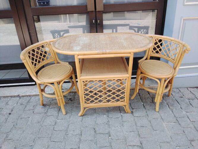 Salon de jardin table + 2 fauteuils