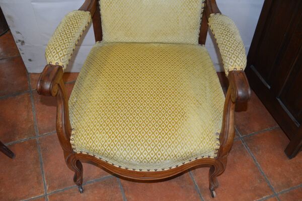 Fauteuil voltaire en noyer