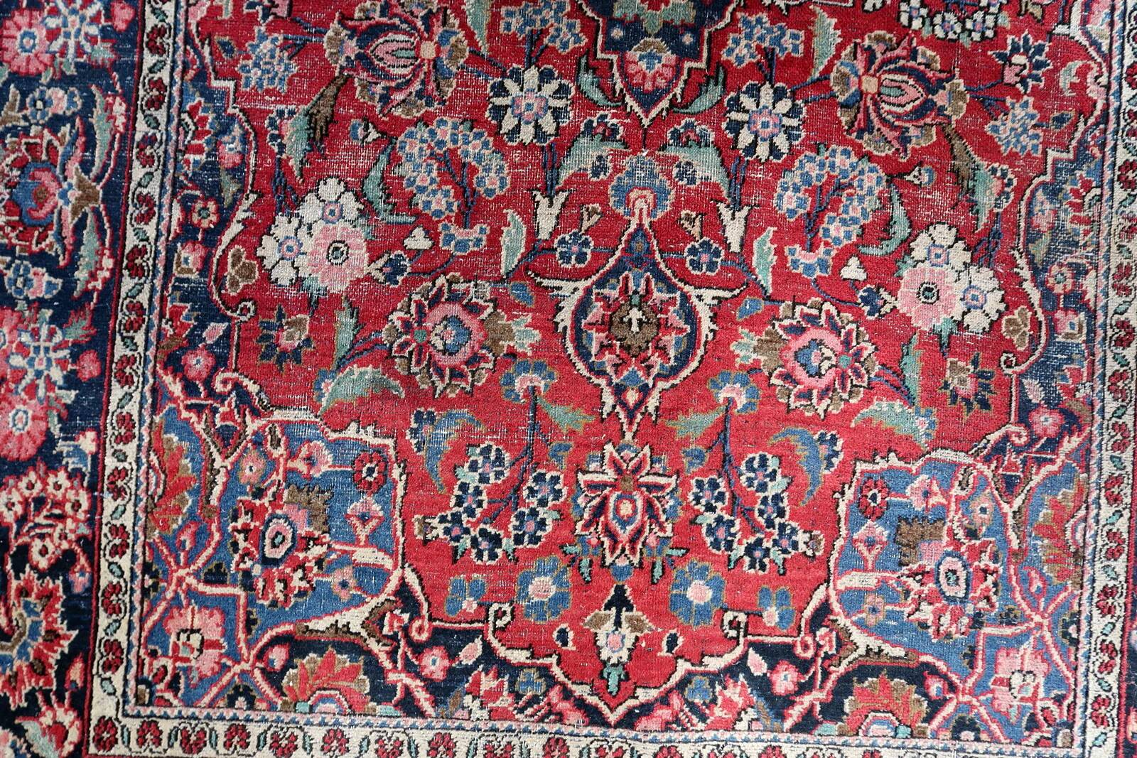 Handmade 1920s Persian Kashan rug 134 x 208 cm - deep ruby & indigo (1C1194)