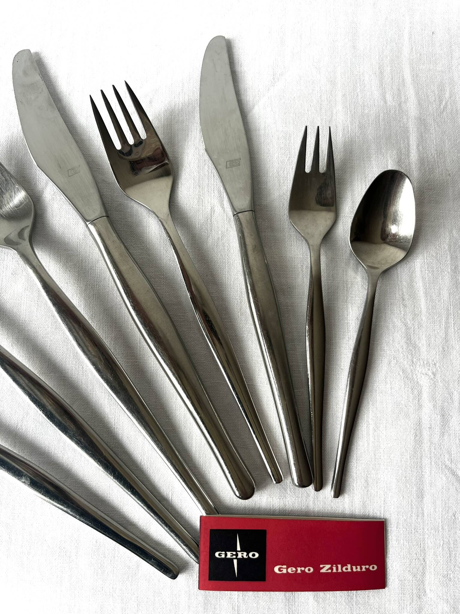 Cutlery set with storage furniture, Gero Zilduro (Netherlands), 100 pieces, stainless steel