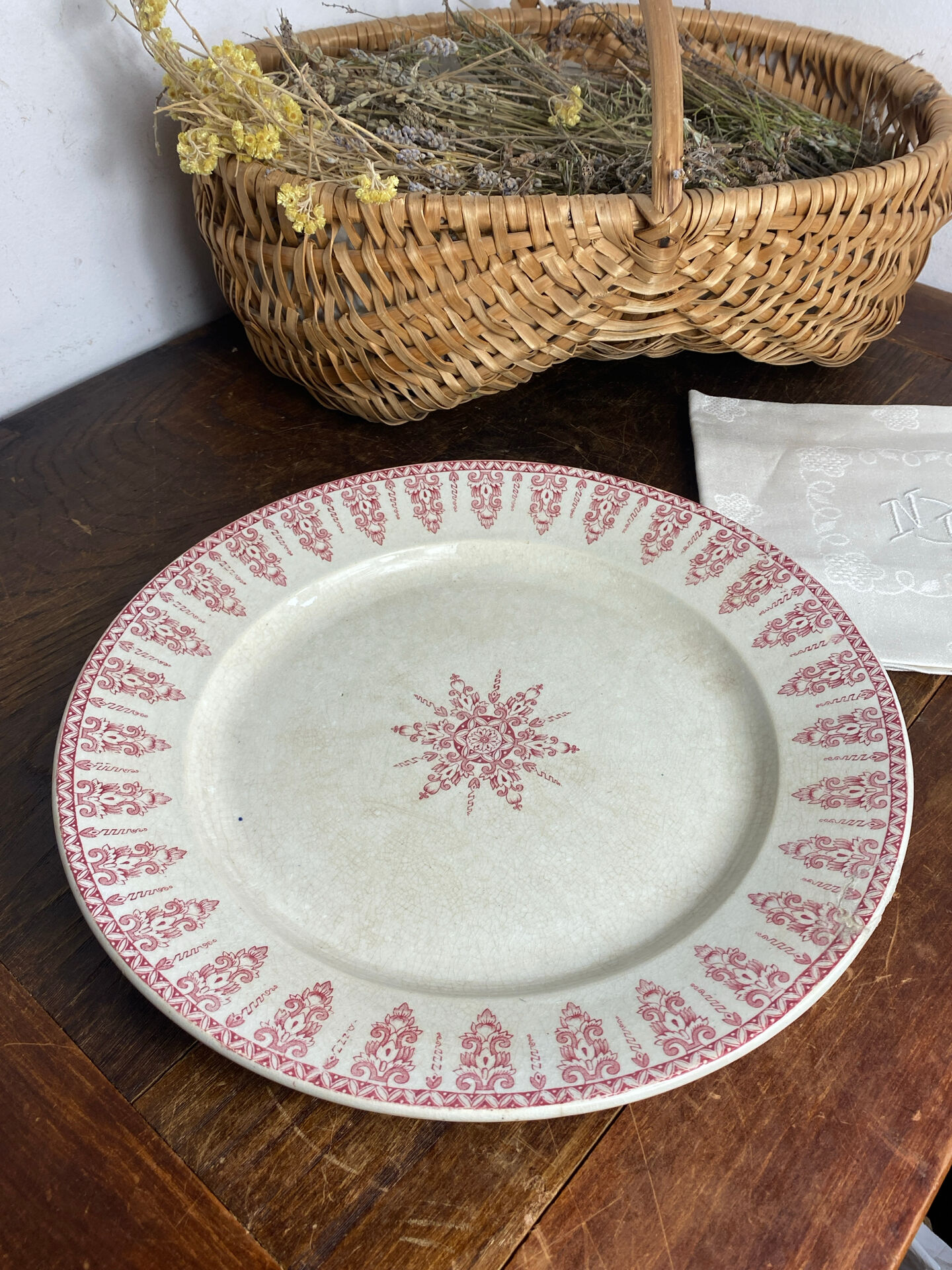 Plat, terre de fer, collection Annam de Gien 