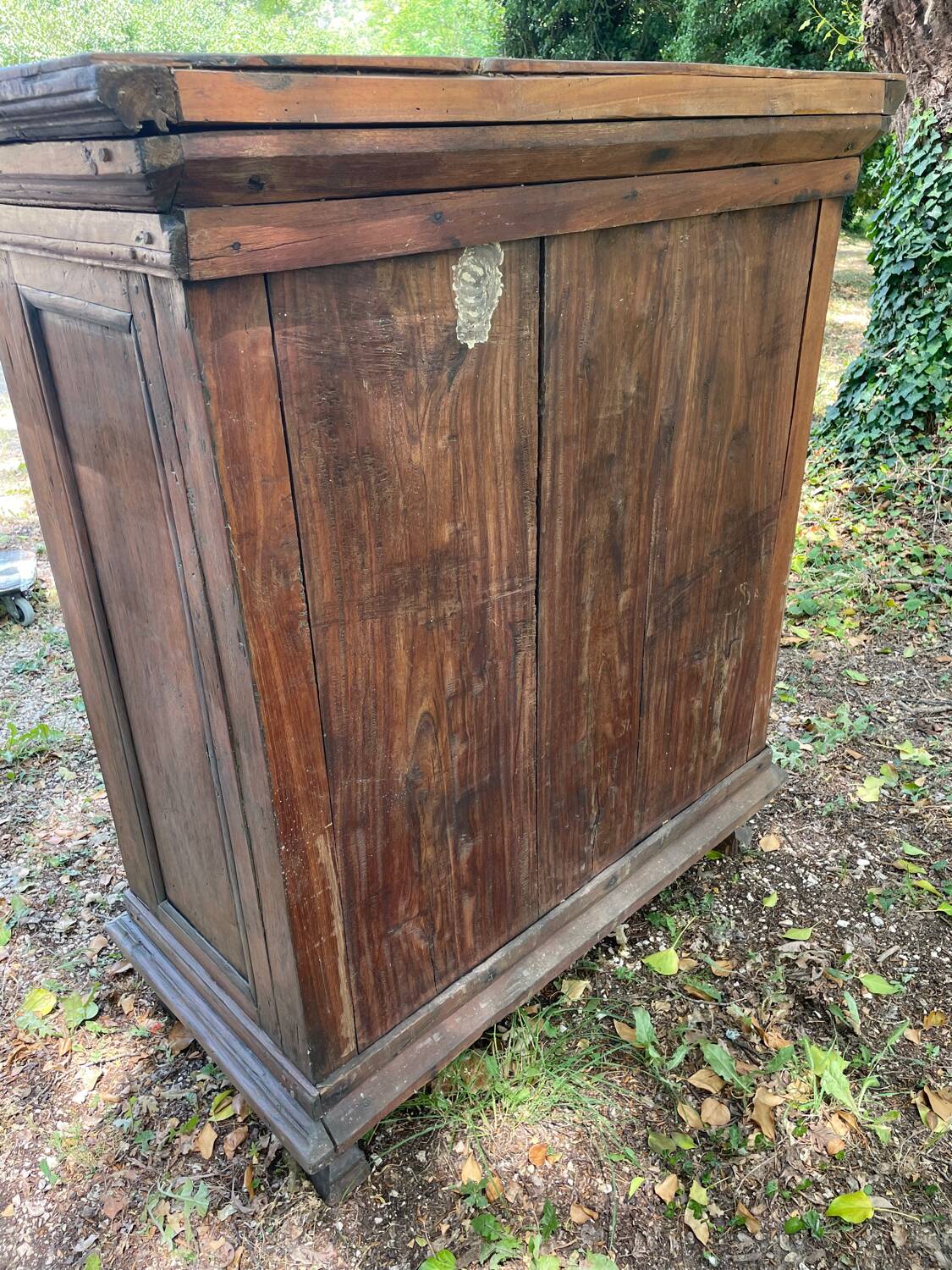 Polychrome cabinet from the 19th century