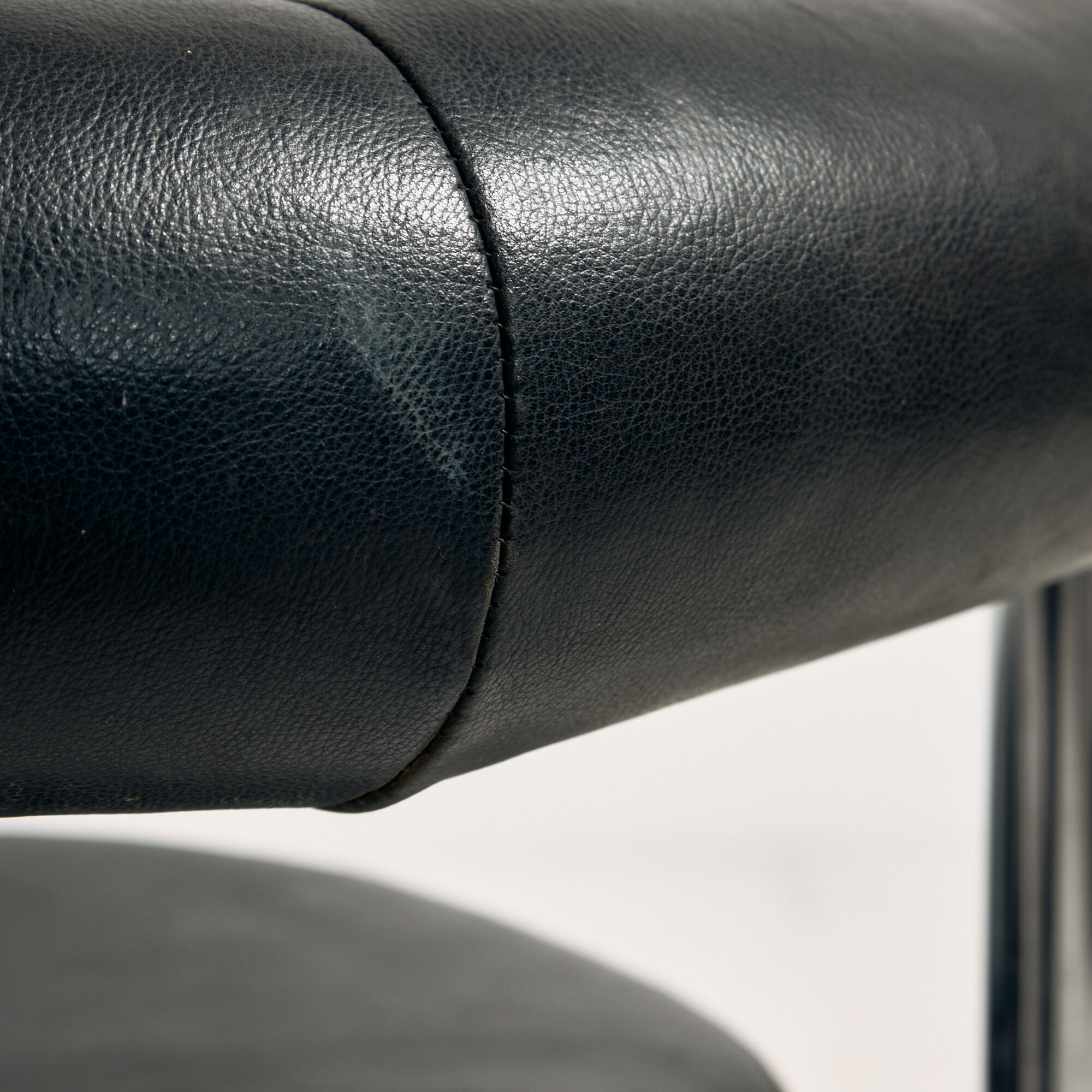 Fauteuil pivotant tubulaire style Bauhaus